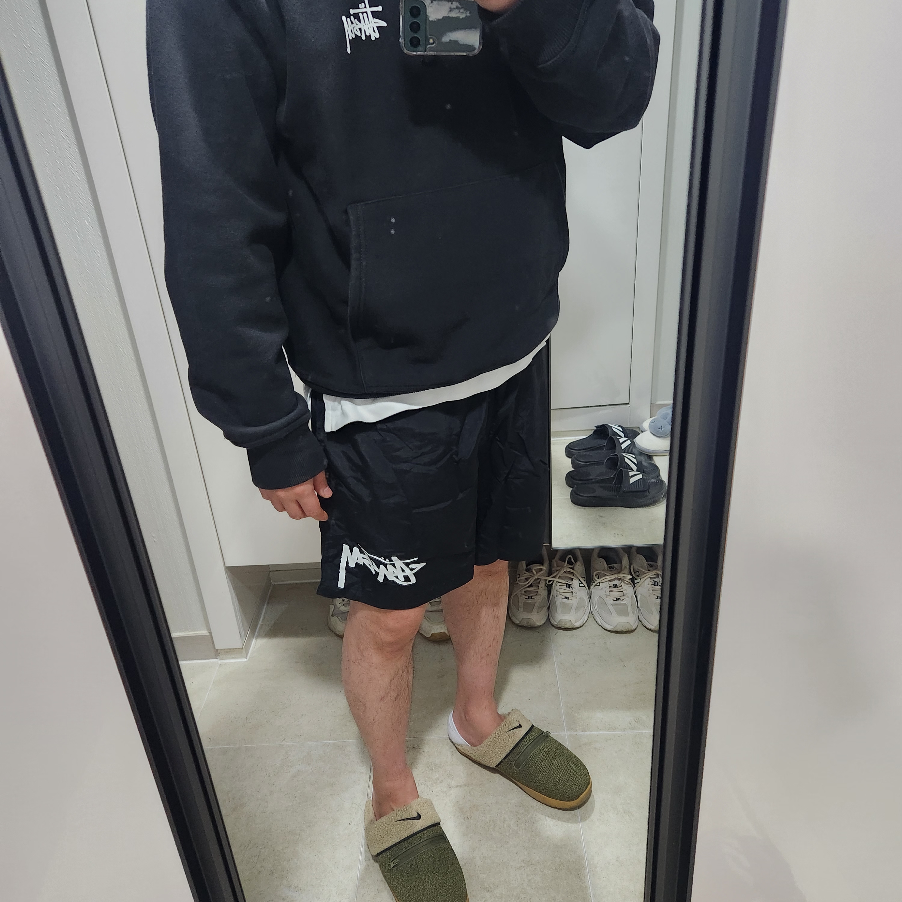 Stussy Big Stock Water Shorts Black, Stussy Basic Stussy Hoodie Black 2023 착용 스타일