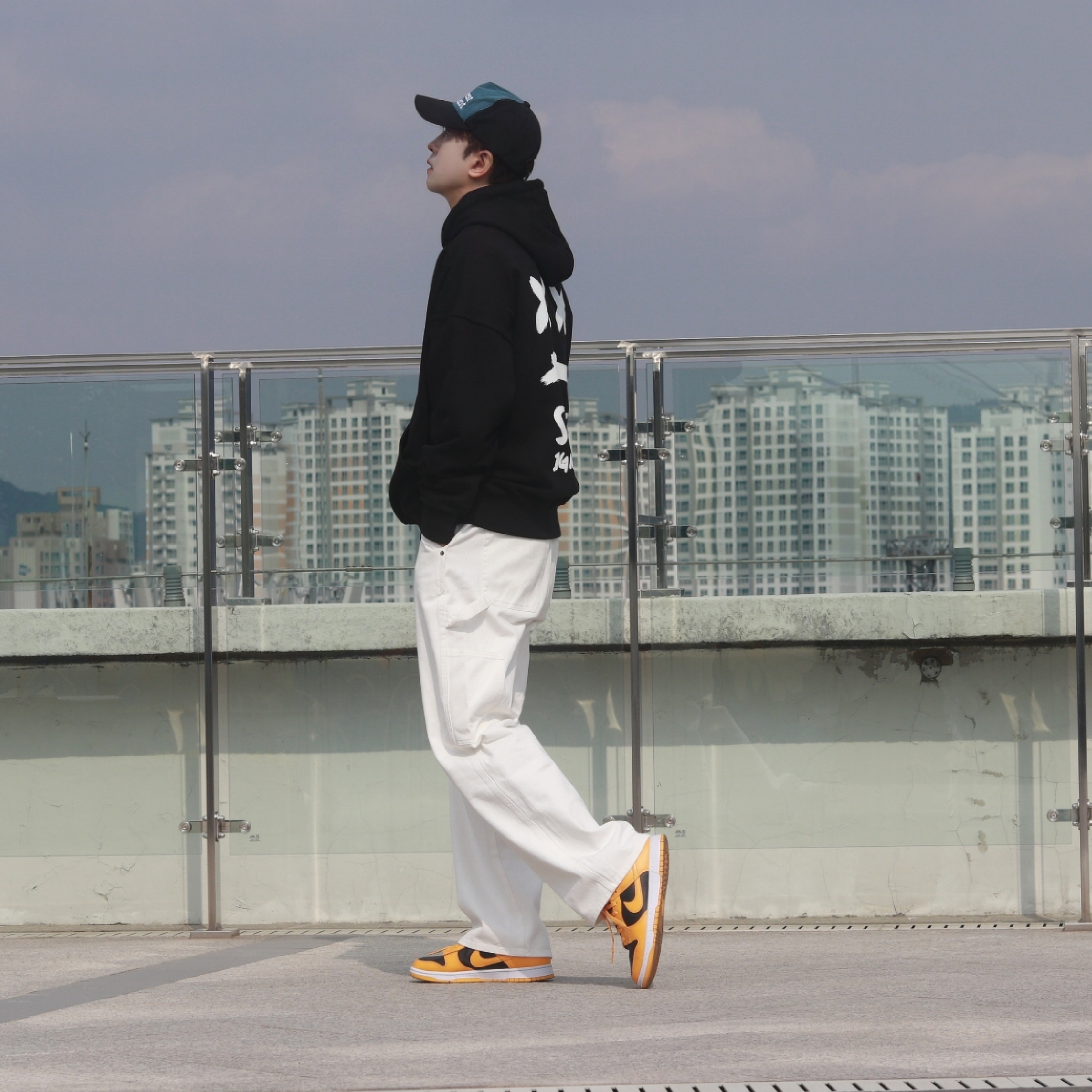 Nike Dunk Low Retro Championship Goldenrod 착용 스타일 - 1