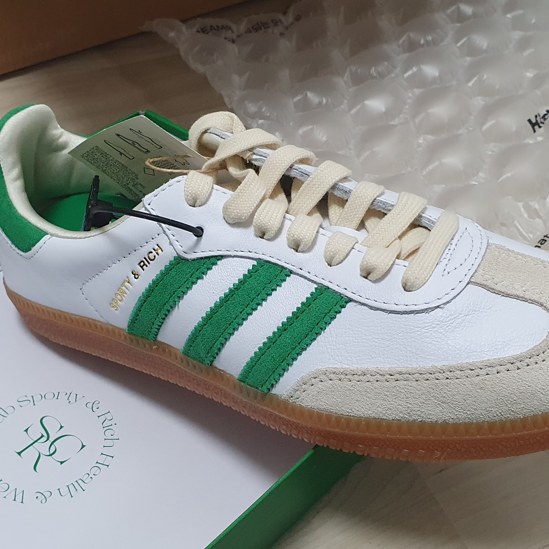 Adidas x Sporty & Rich Samba OG Cloud White Green 착용 스타일