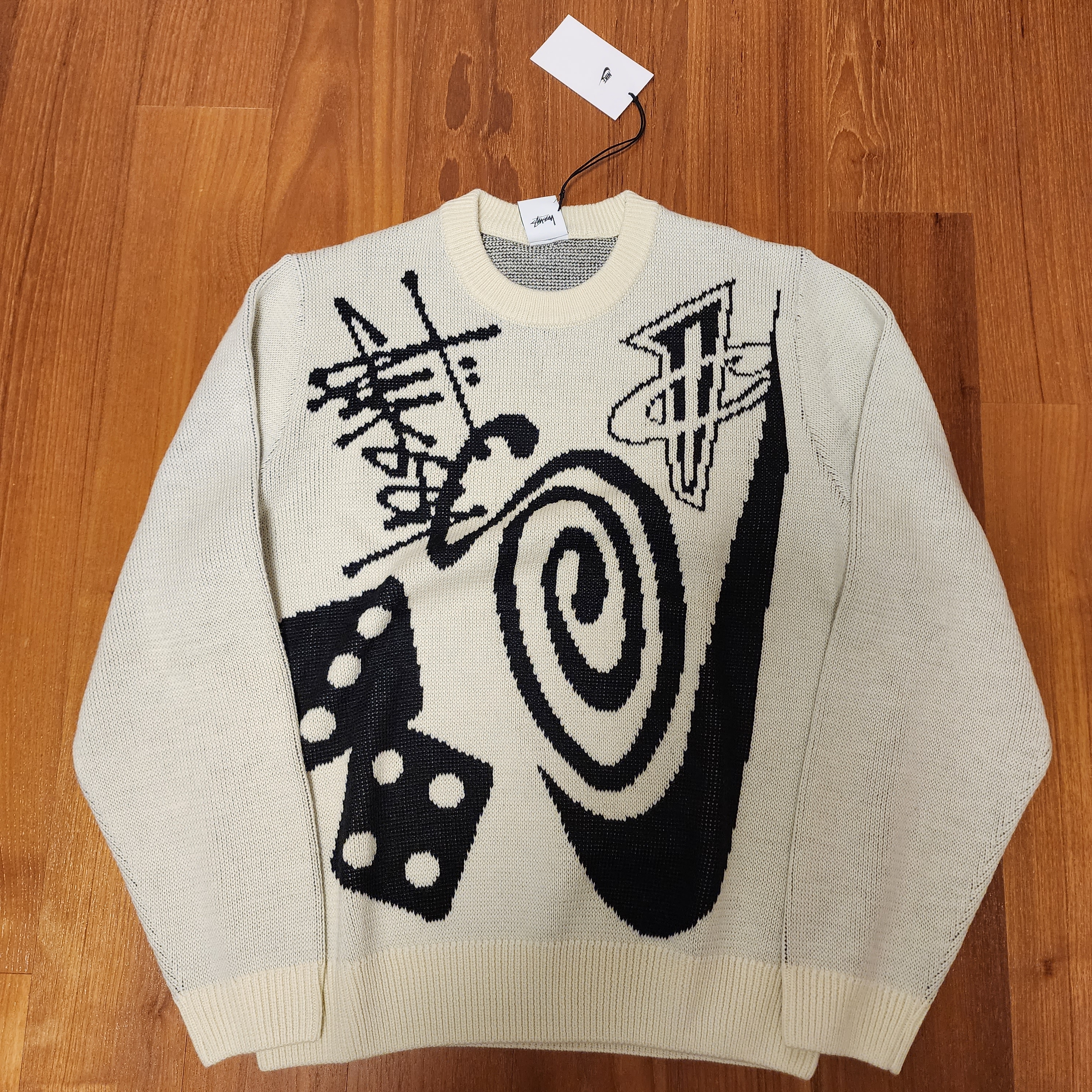 Nike x Stussy NRG LS Knit Sweater Fossil (DR2893-238), Nike x Stussy NRG LS Knit Sweater Fossil (DR2894-238) 착용 스타일 - 1