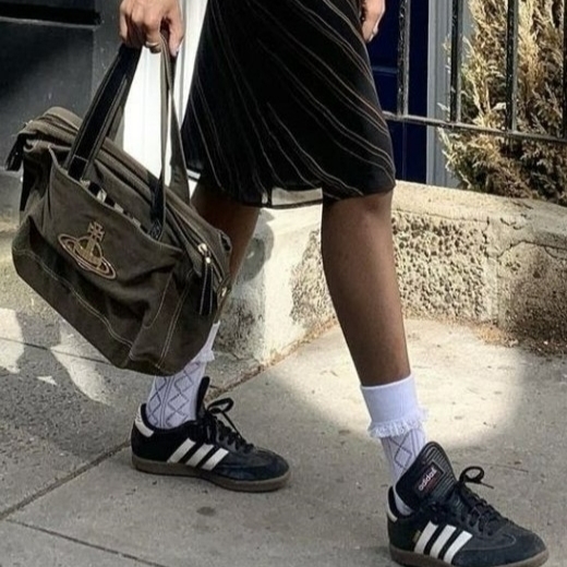Adidas Samba Classic Core Black 착용 스타일 - 1