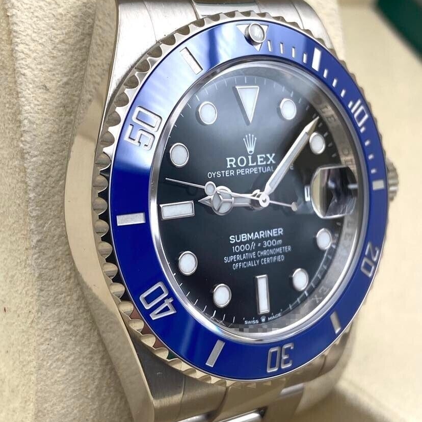 Rolex Submariner Date 41mm 126618LB Blue Green Oyster 착용 스타일 - 3