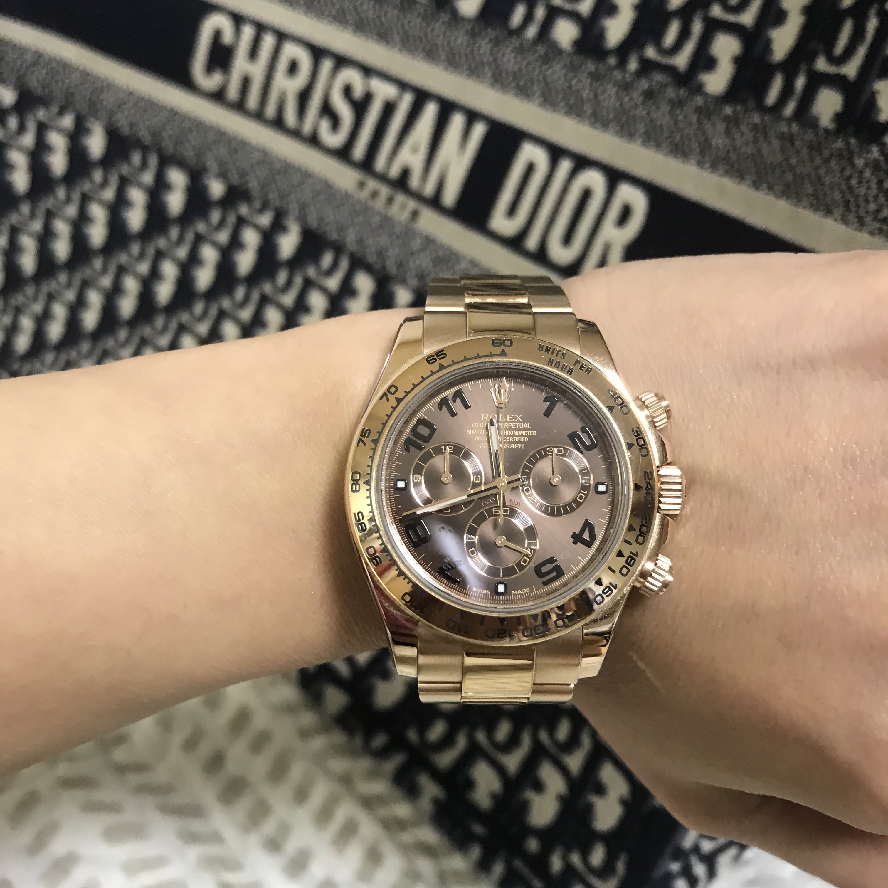 Rolex Cosmograph Daytona 40mm 116505 Chocolate Black Oyster 착용 스타일