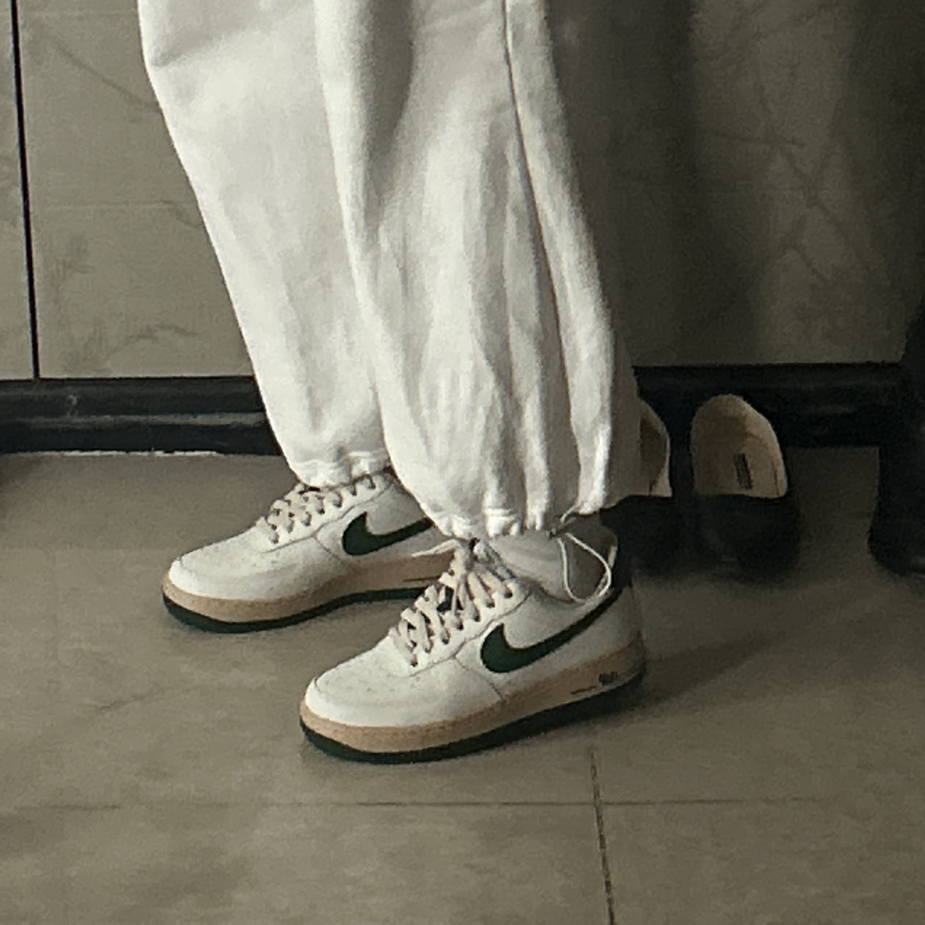 (W) Nike Air Force 1 Low Gorge Green 착용 스타일 - 3