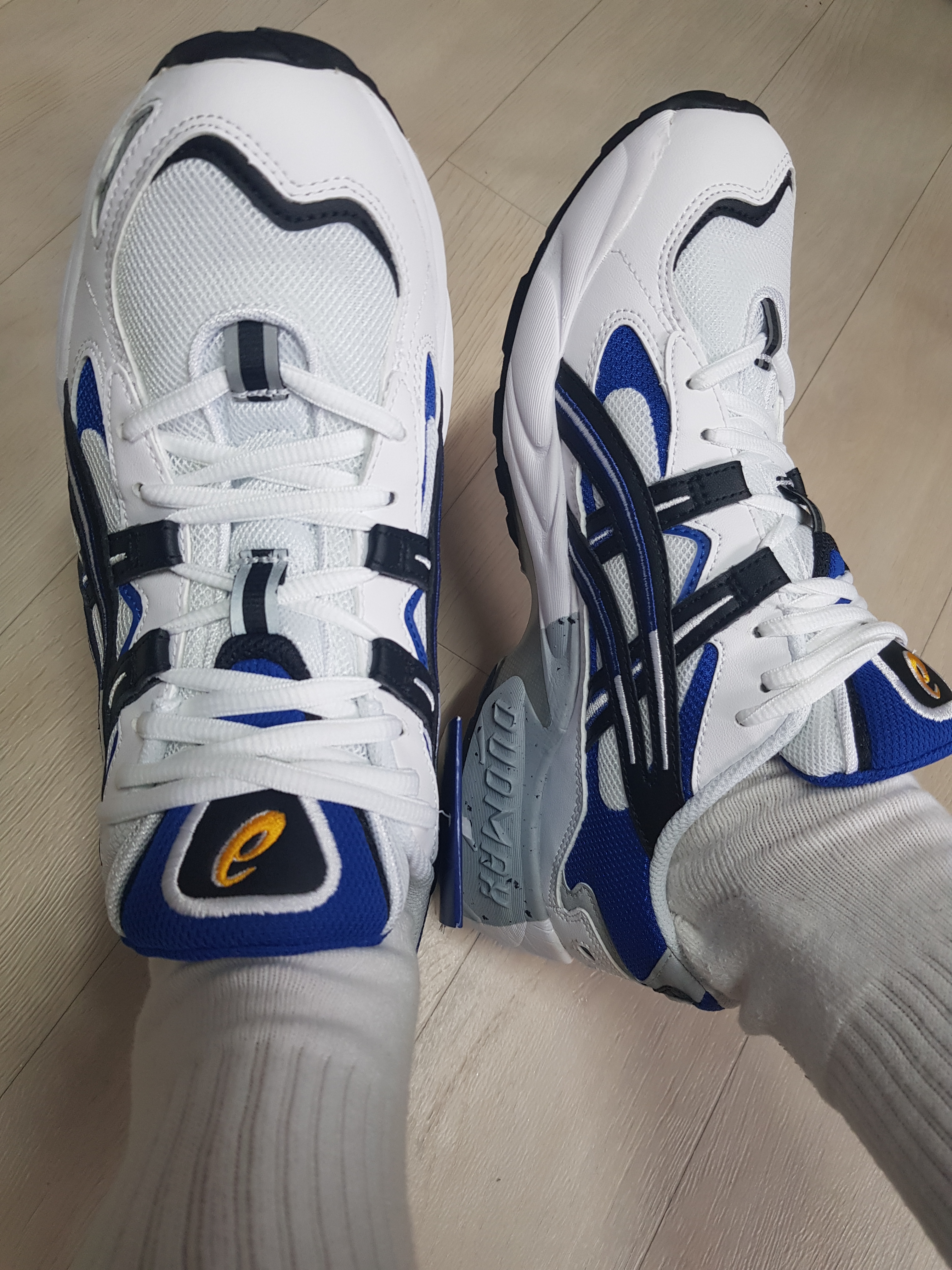 Asics Gel-Kayano 5 OG White Black 착용 스타일
