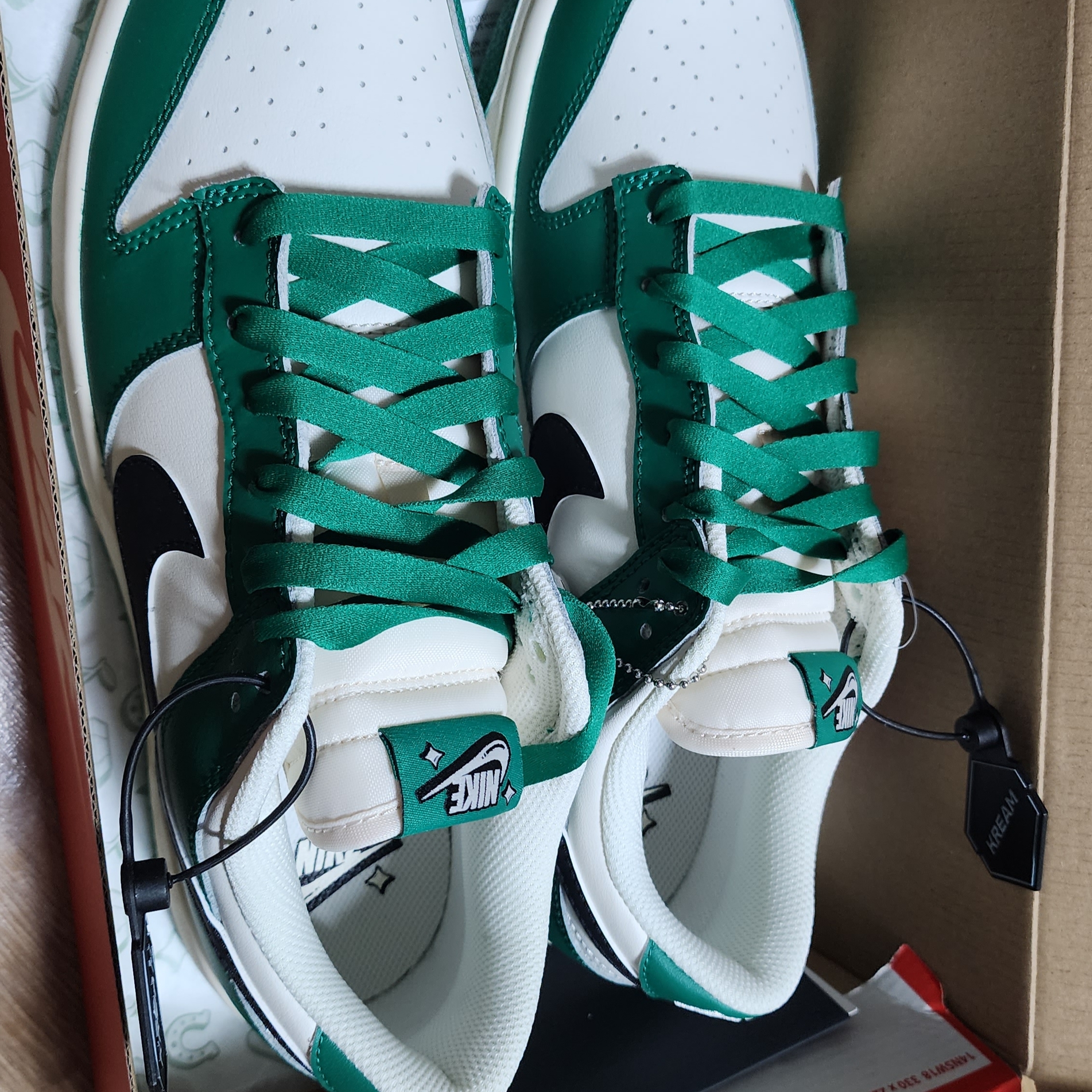 Nike Dunk Low Retro SE Jackpot Malachite 착용 스타일
