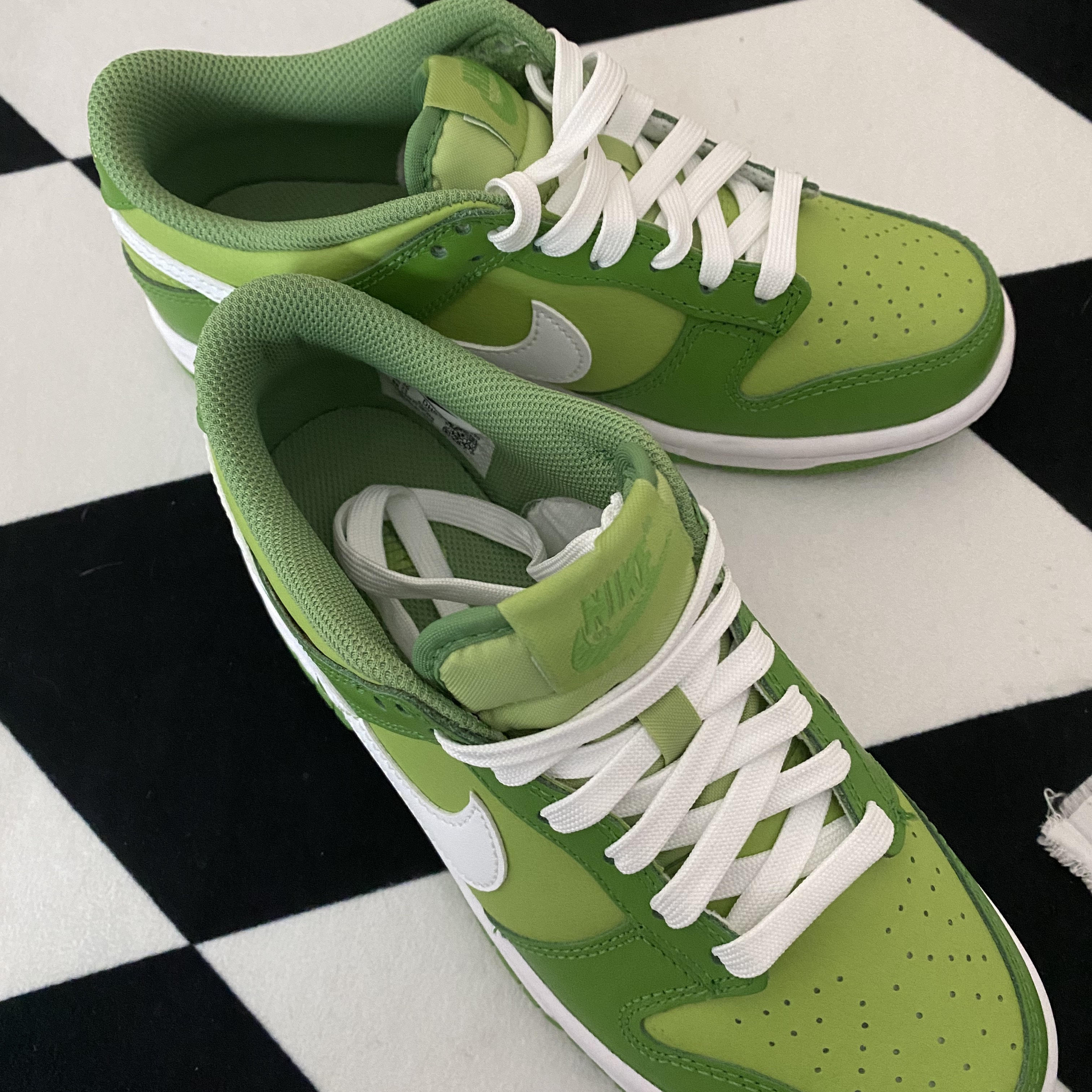 (GS) Nike Dunk Low Vivid Green 착용 스타일
