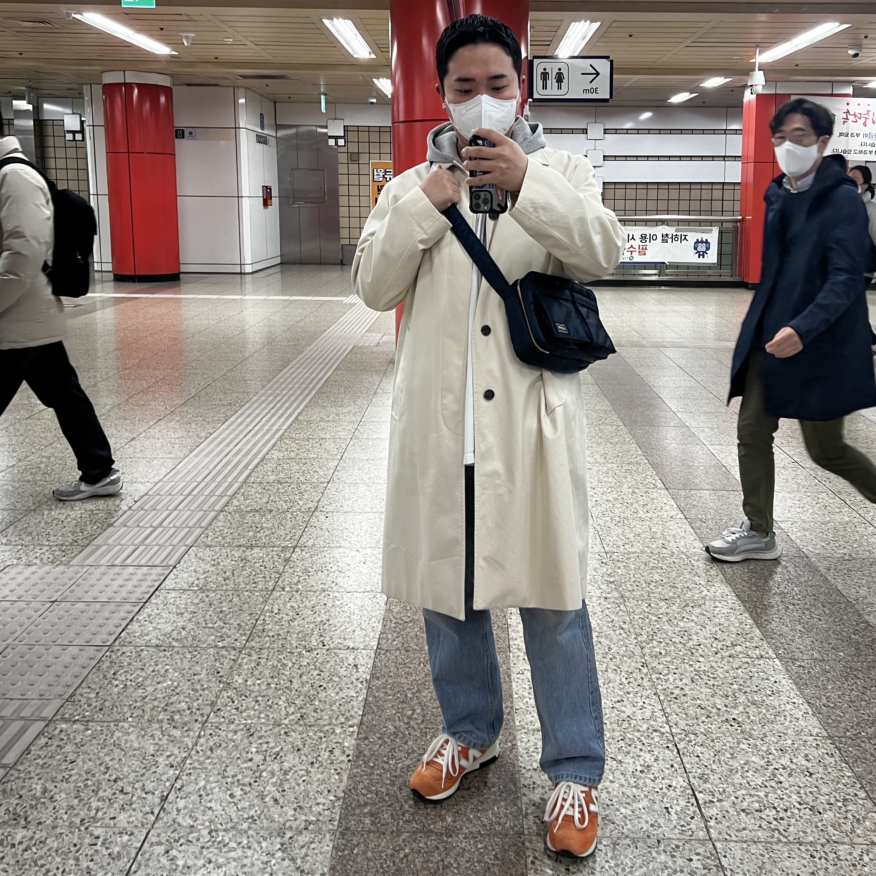 Porter Tanker Shoulder Bag S Iron Blue, New Balance x J.Crew 1400 Made in USA Orange 착용 스타일