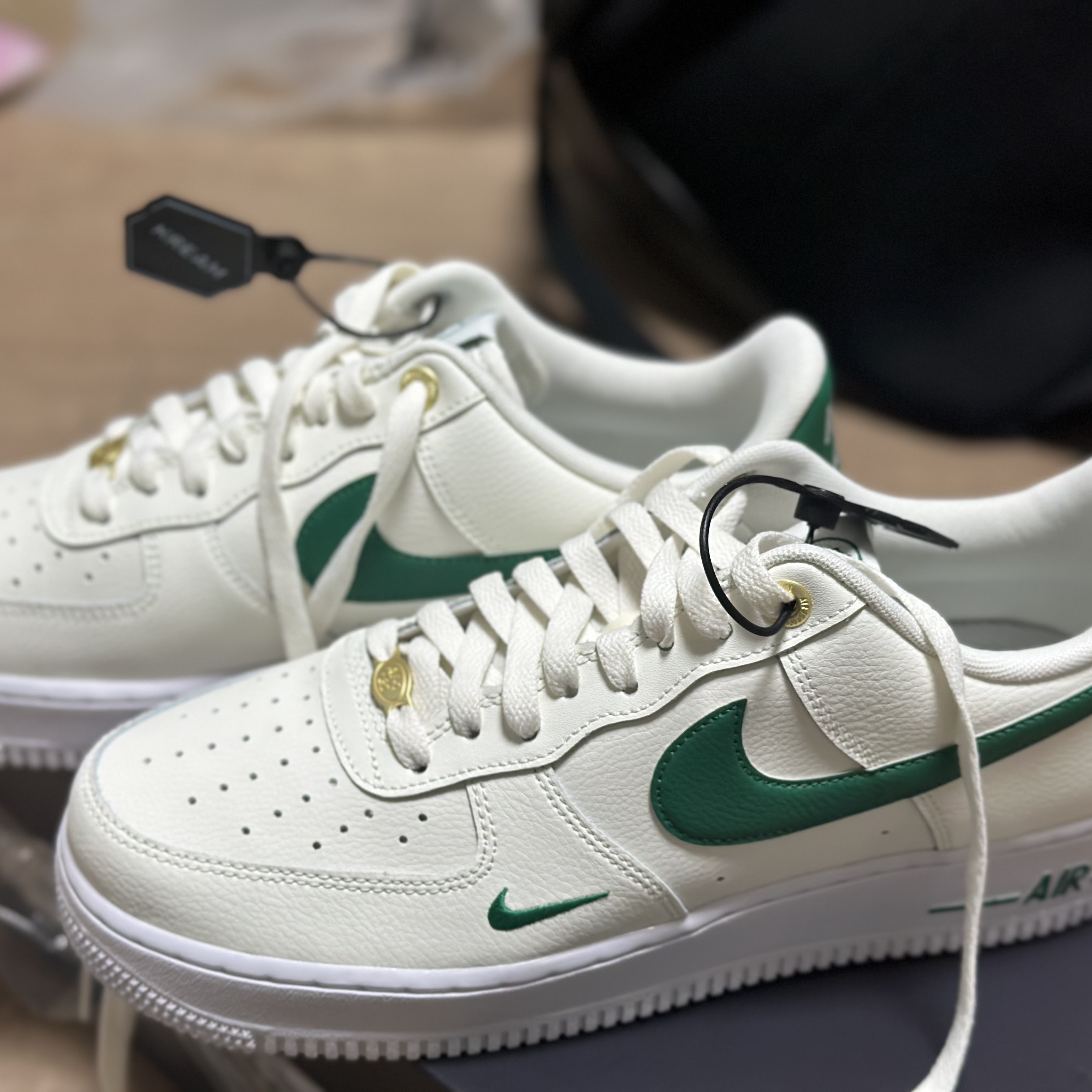 Nike Air Force 1 '07 LV8 40th Anniversary Join Forces Sail Malachite 착용 스타일 - 2