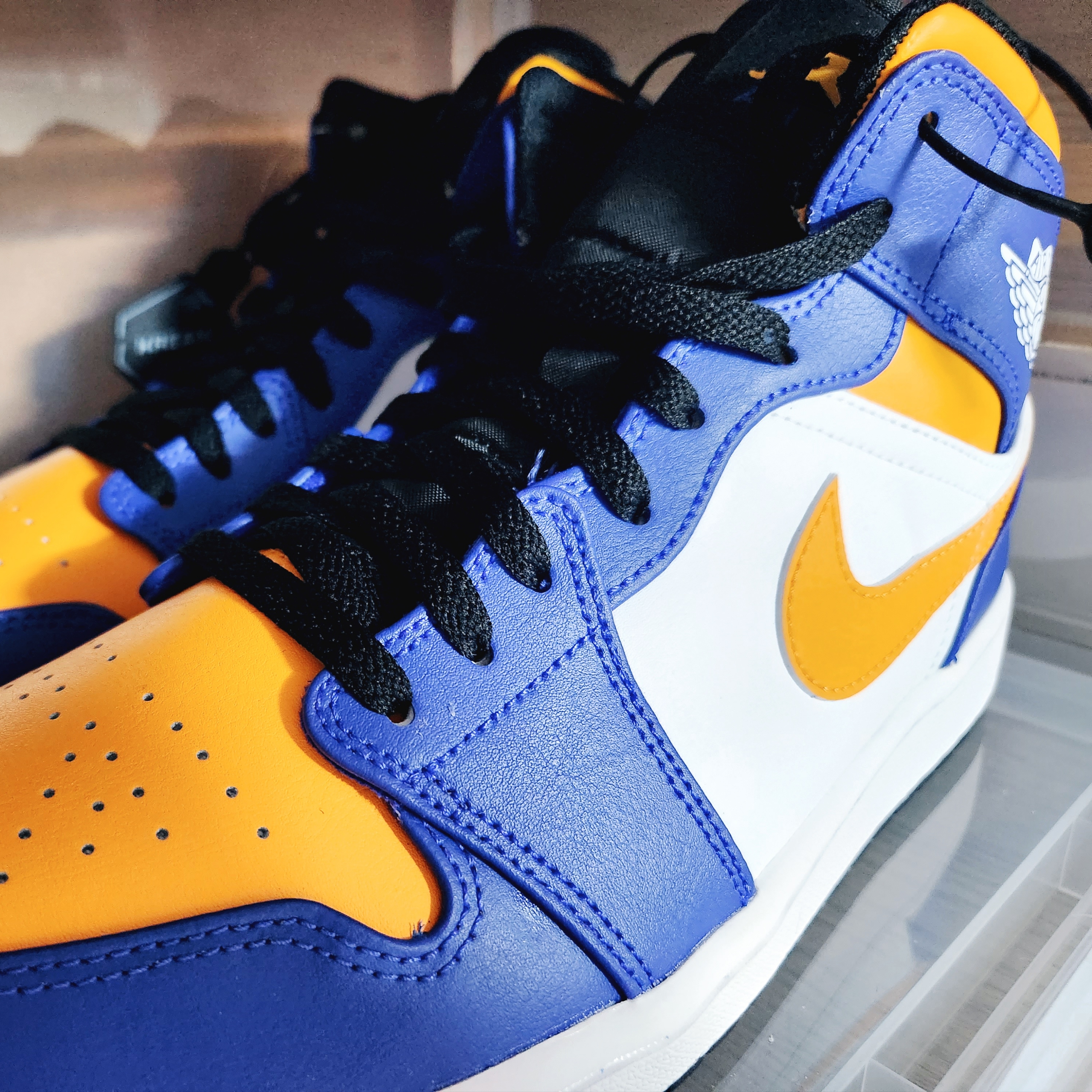 Jordan 1 Mid Dark Concord Taxi 착용 스타일 - 2