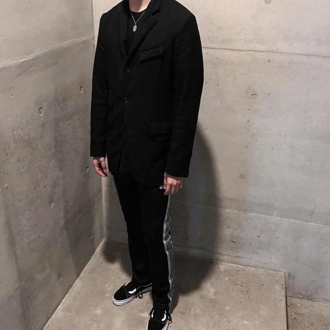 Vans ComfyCush Old Skool Black True white, Needles Straight Track Pants Poly Smooth Black 착용 스타일