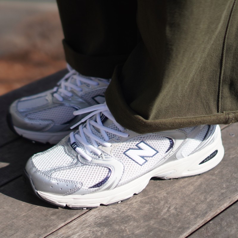 New Balance 530 Steel Grey 착용 스타일