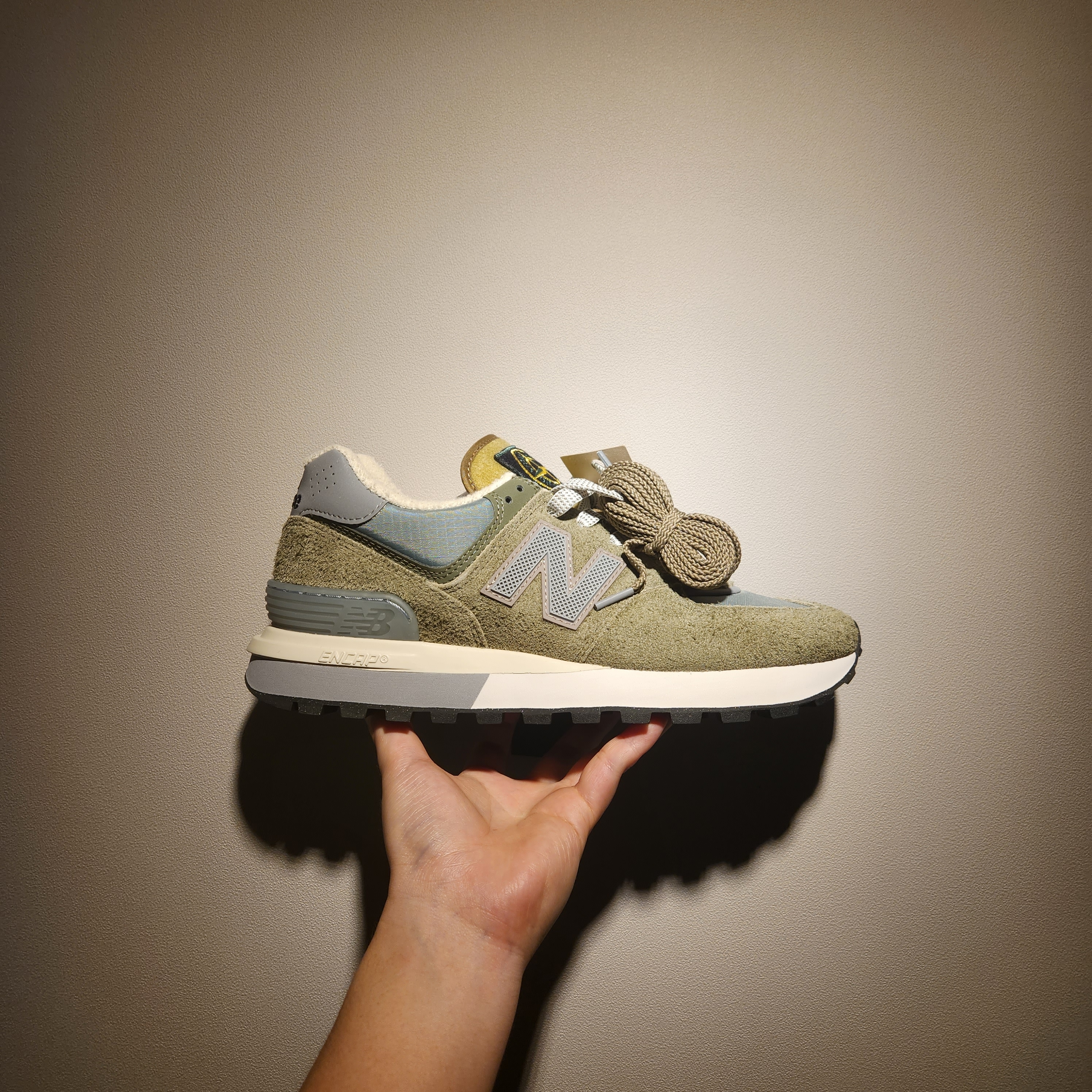 New Balance x Stone Island 574 Legacy Green 착용 스타일