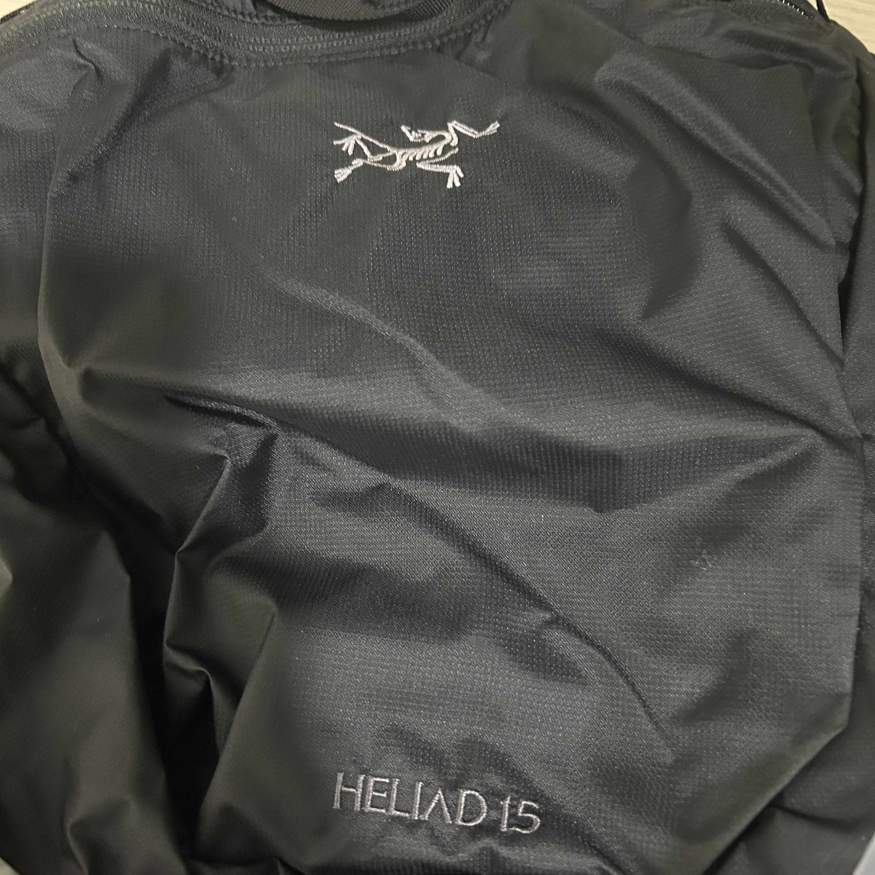 Arc'teryx Heliad 15 Backpack Black 착용 스타일