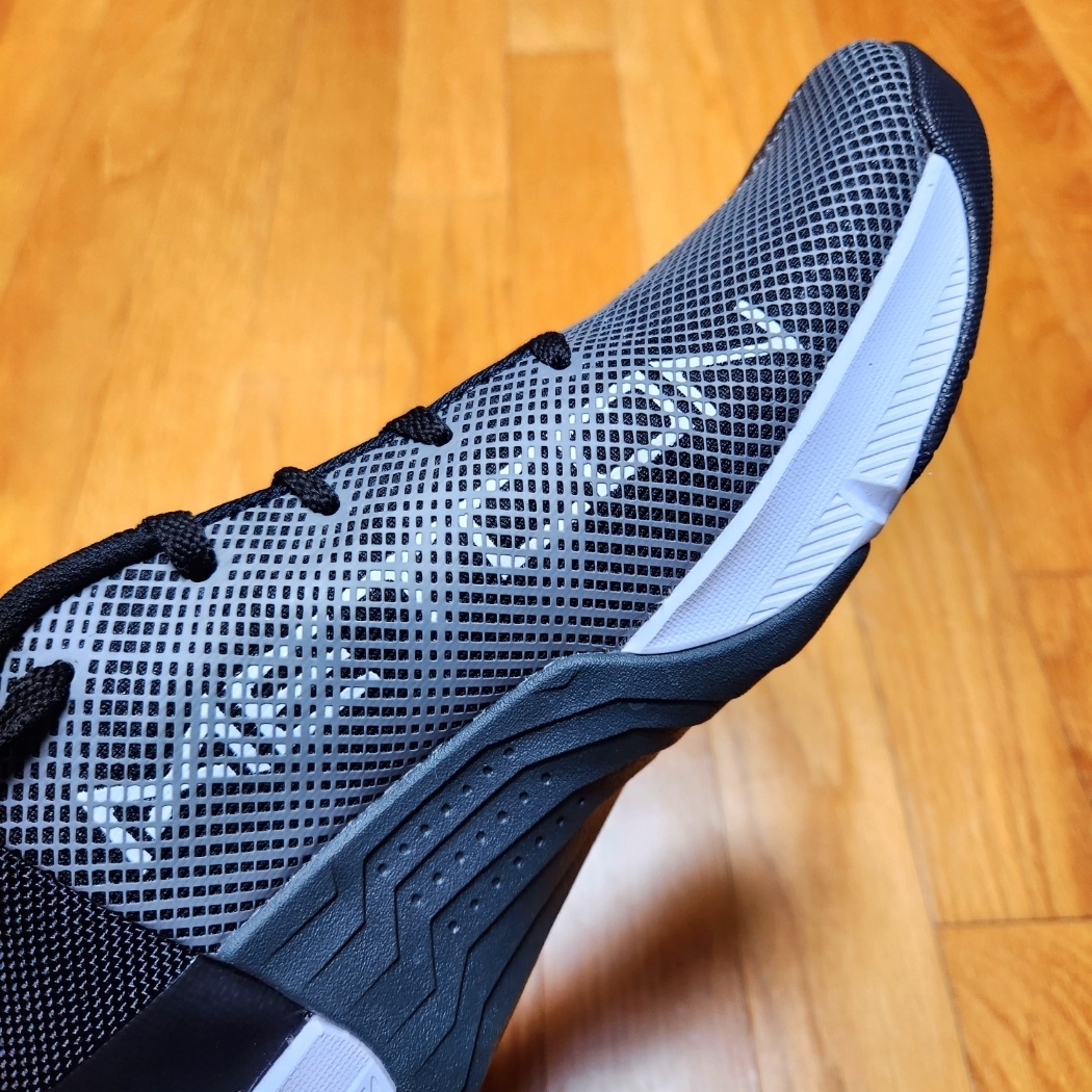 Nike Metcon 8 Black White 착용 스타일 - 2