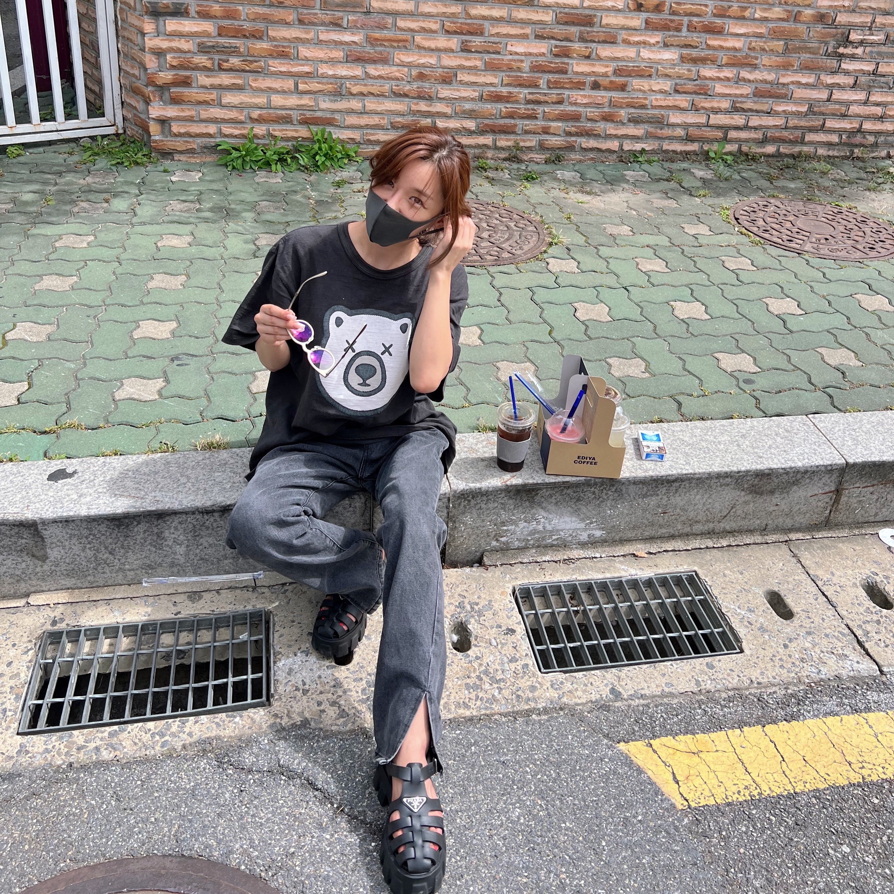 Human Made x Kaws #3 T-Shirt Black 착용 스타일 - 3