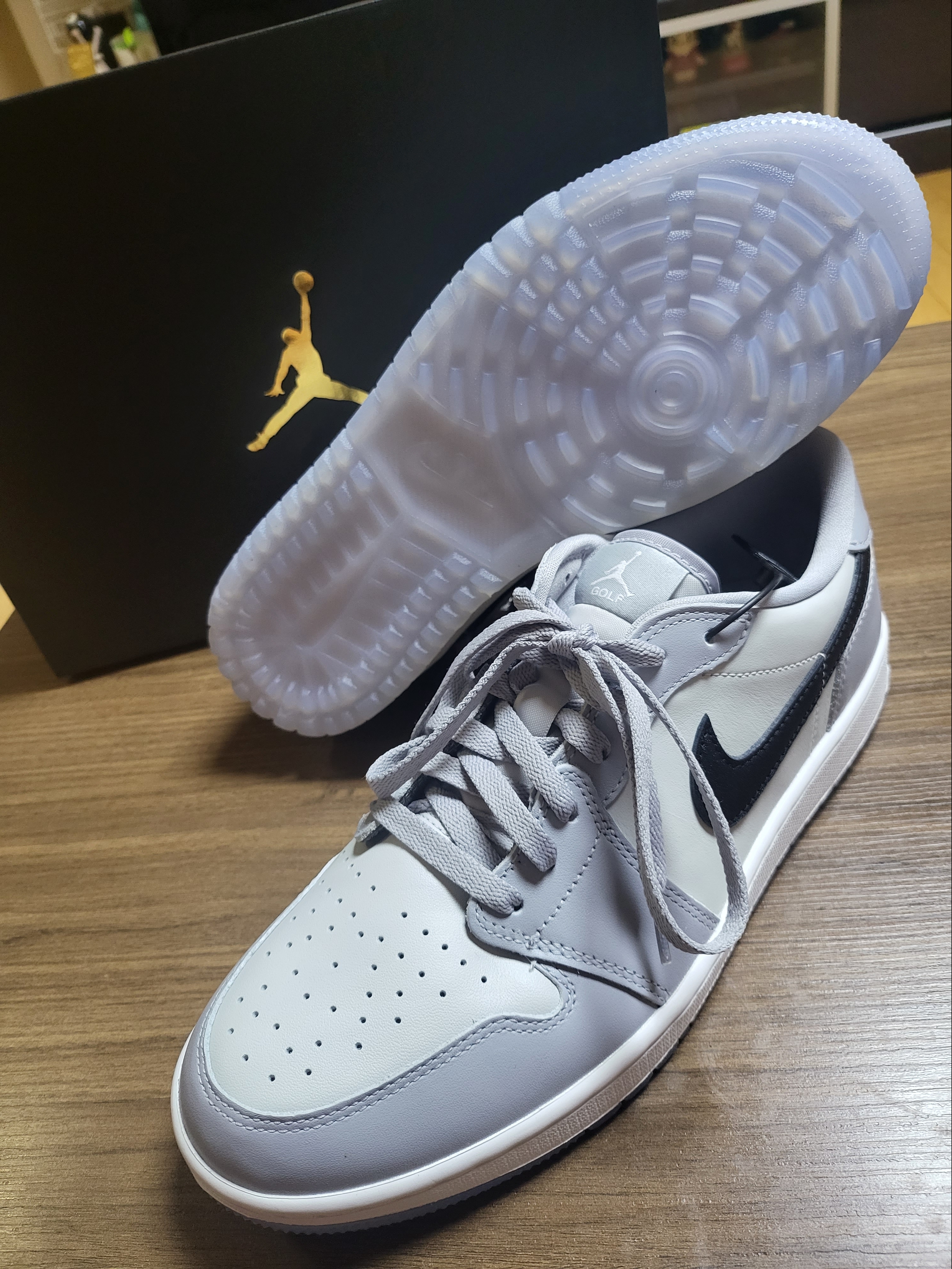 Jordan 1 Low Golf Wolf Grey 착용 스타일