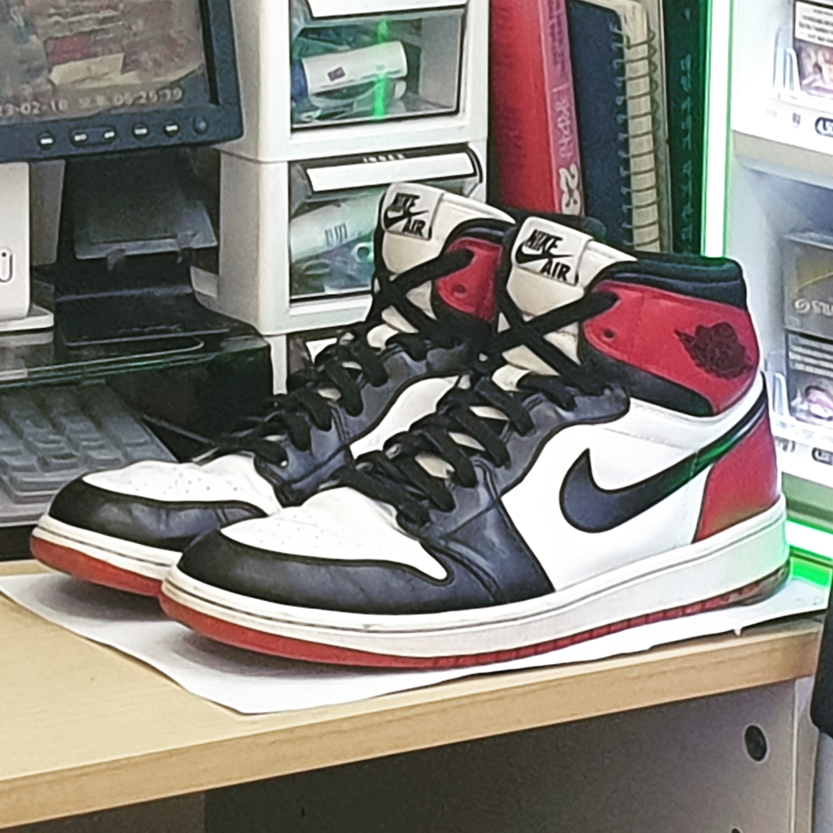 (W) Jordan 1 Retro High Satin Black Toe, Jordan 1 Retro High OG Black Toe 2016 착용 스타일