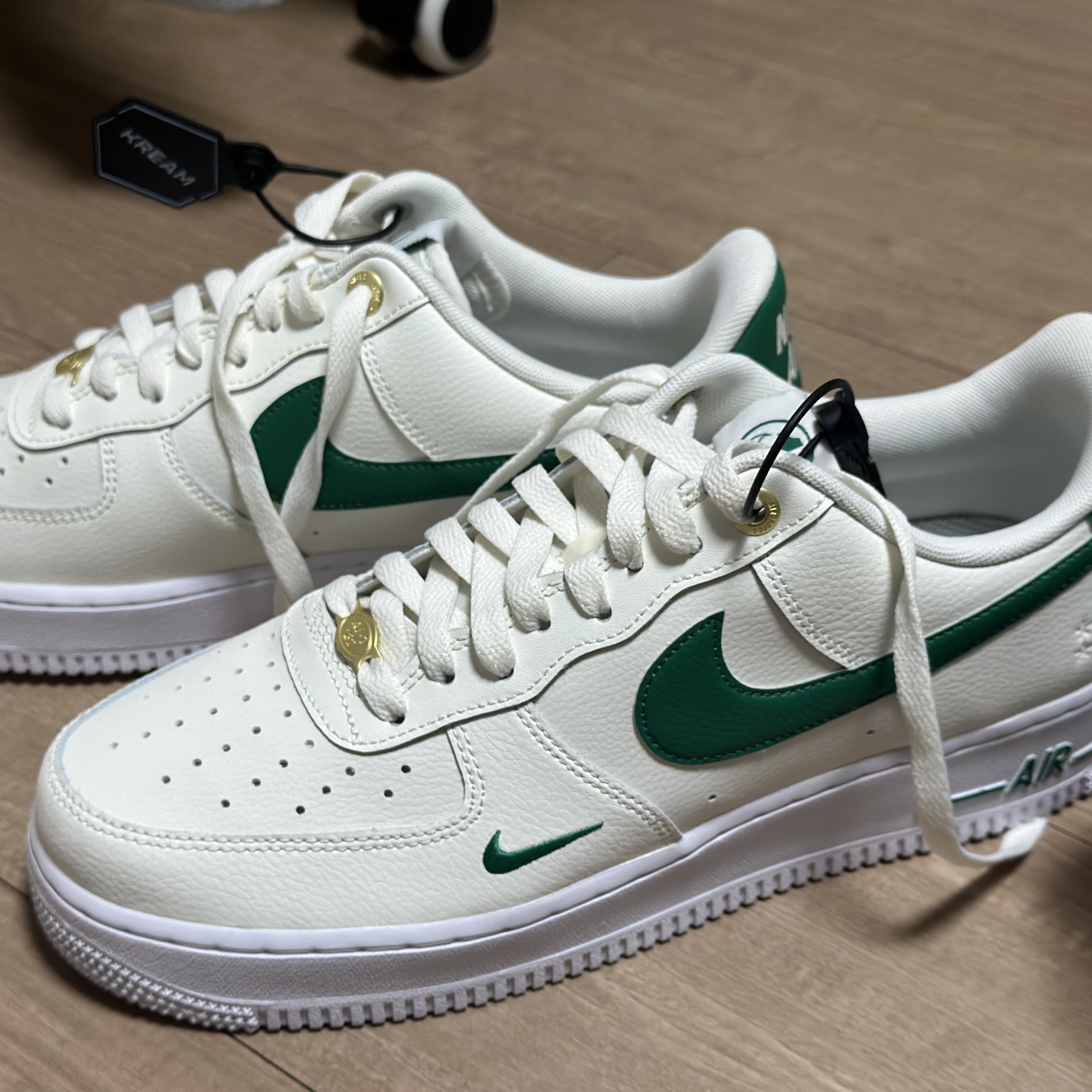 Nike Air Force 1 '07 LV8 40th Anniversary Join Forces Sail Malachite 착용 스타일 - 3