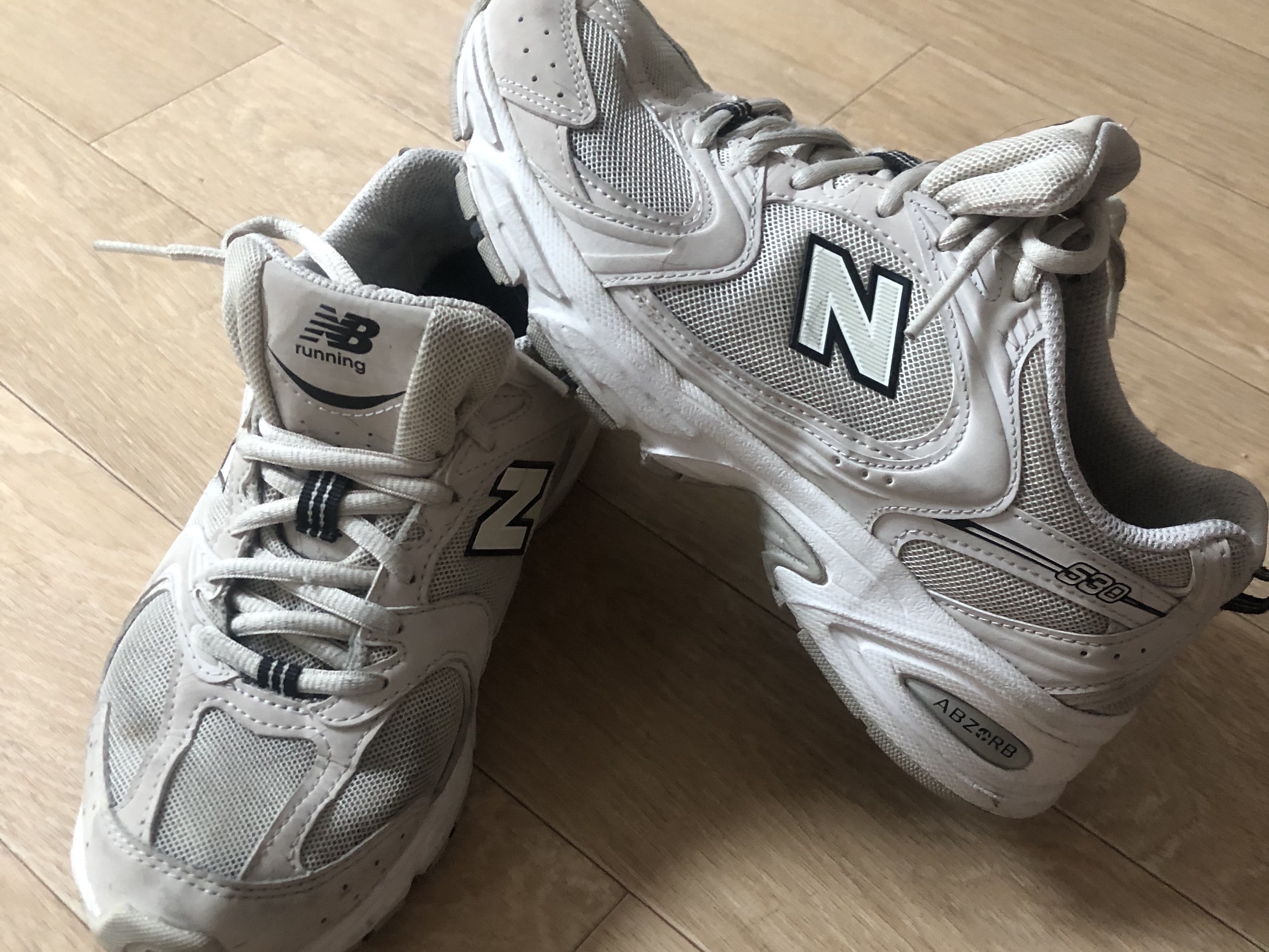 New Balance 530 Ivory 착용 스타일