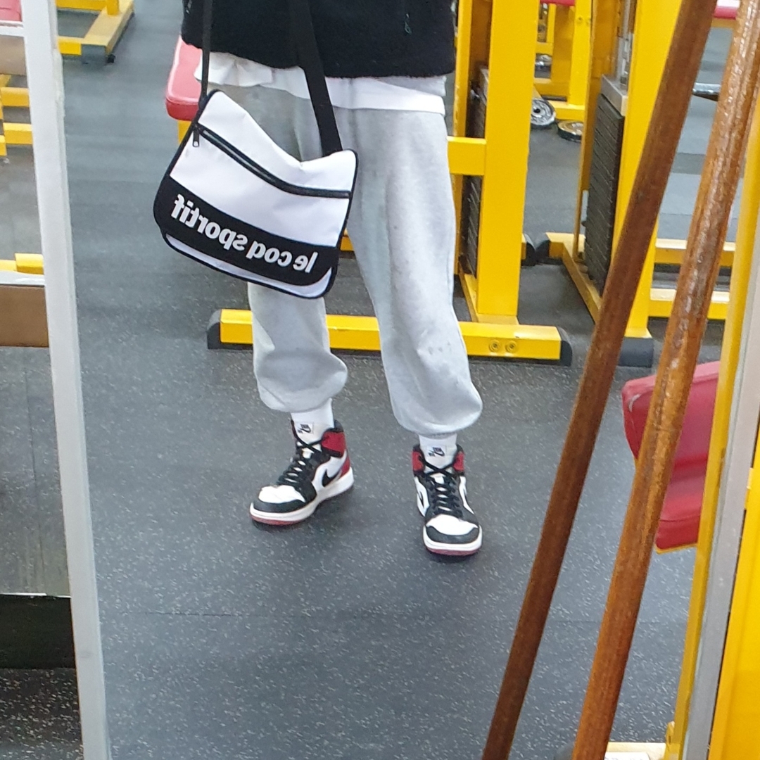 (W) Jordan 1 Retro High Satin Black Toe, Jordan 1 Retro High OG Black Toe 2016 착용 스타일 - 1