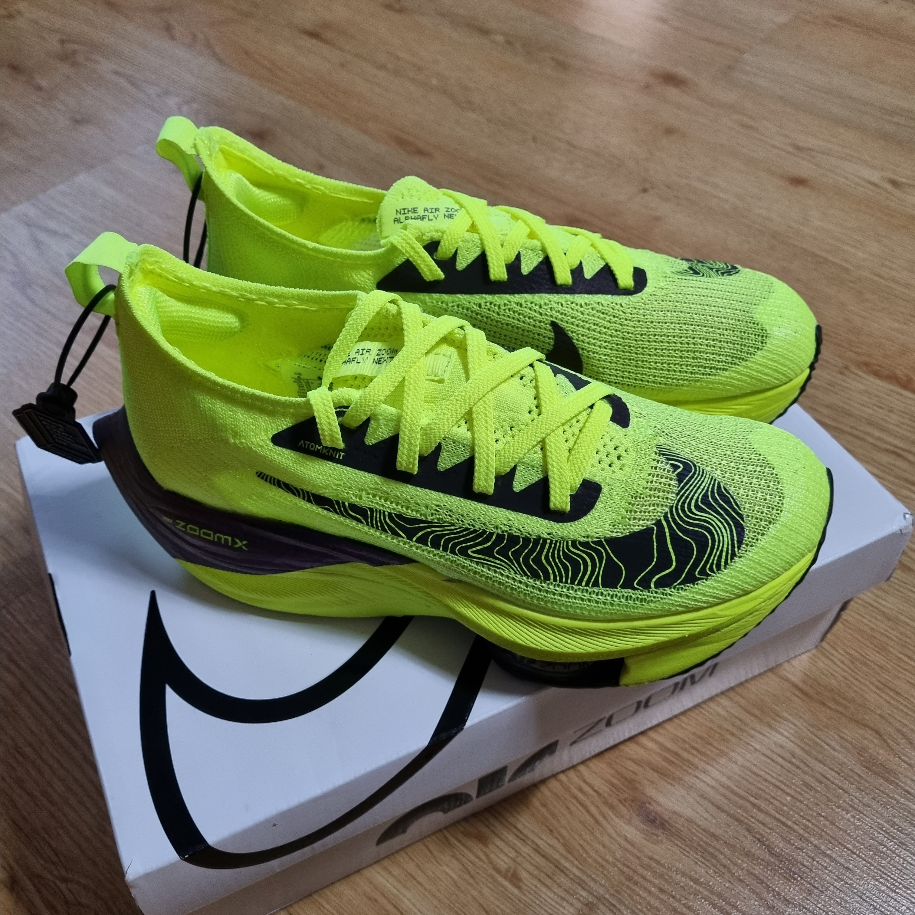 Nike Air Zoom Alphafly Next% Flyknit Volt 착용 스타일 - 4