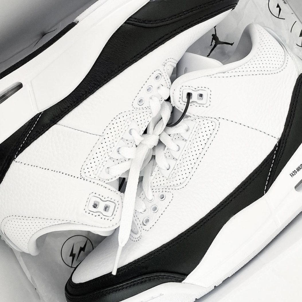 Jordan 3 x Fragment Retro SP White Black 착용 스타일 - 2