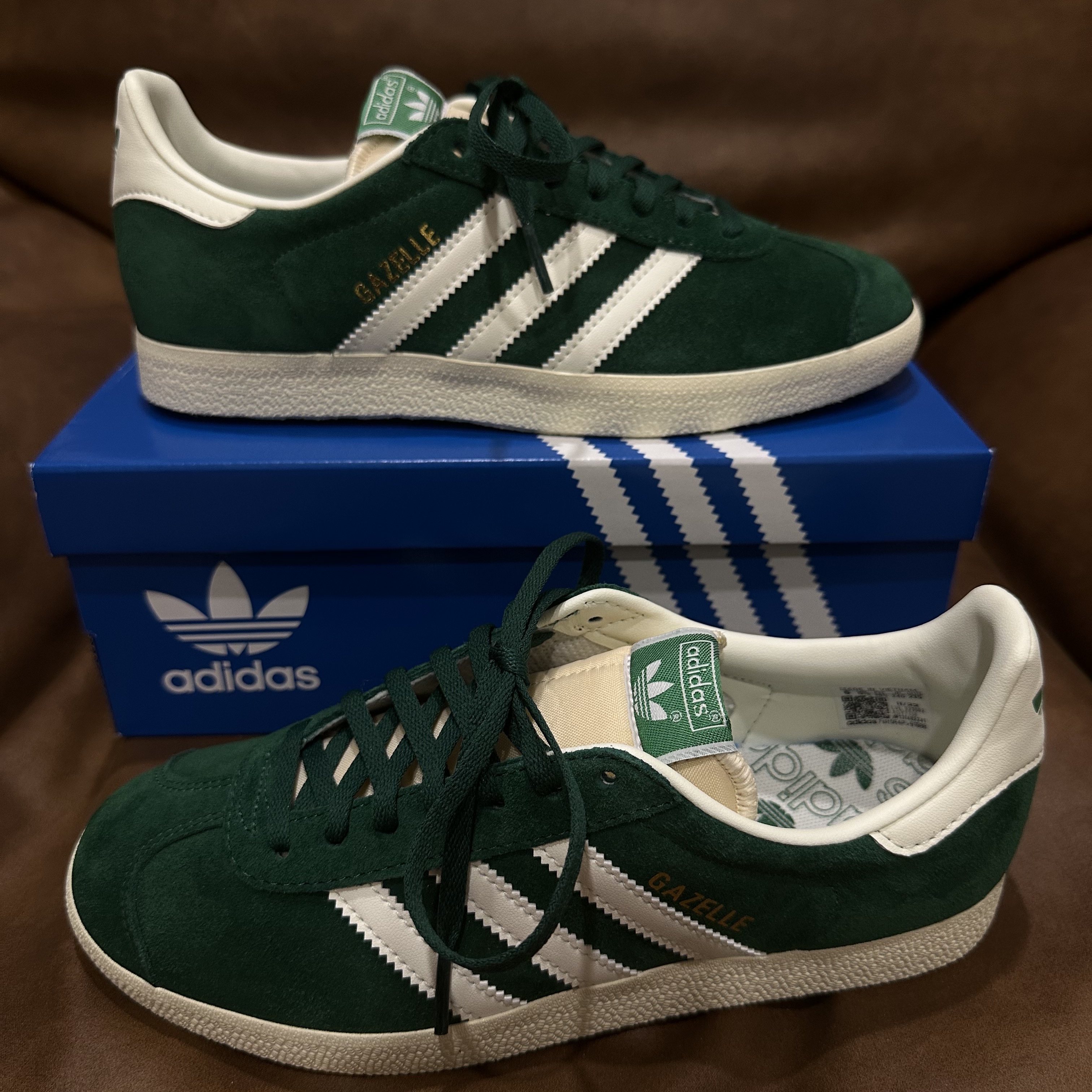 Adidas Gazelle Dark Green Cream White 착용 스타일