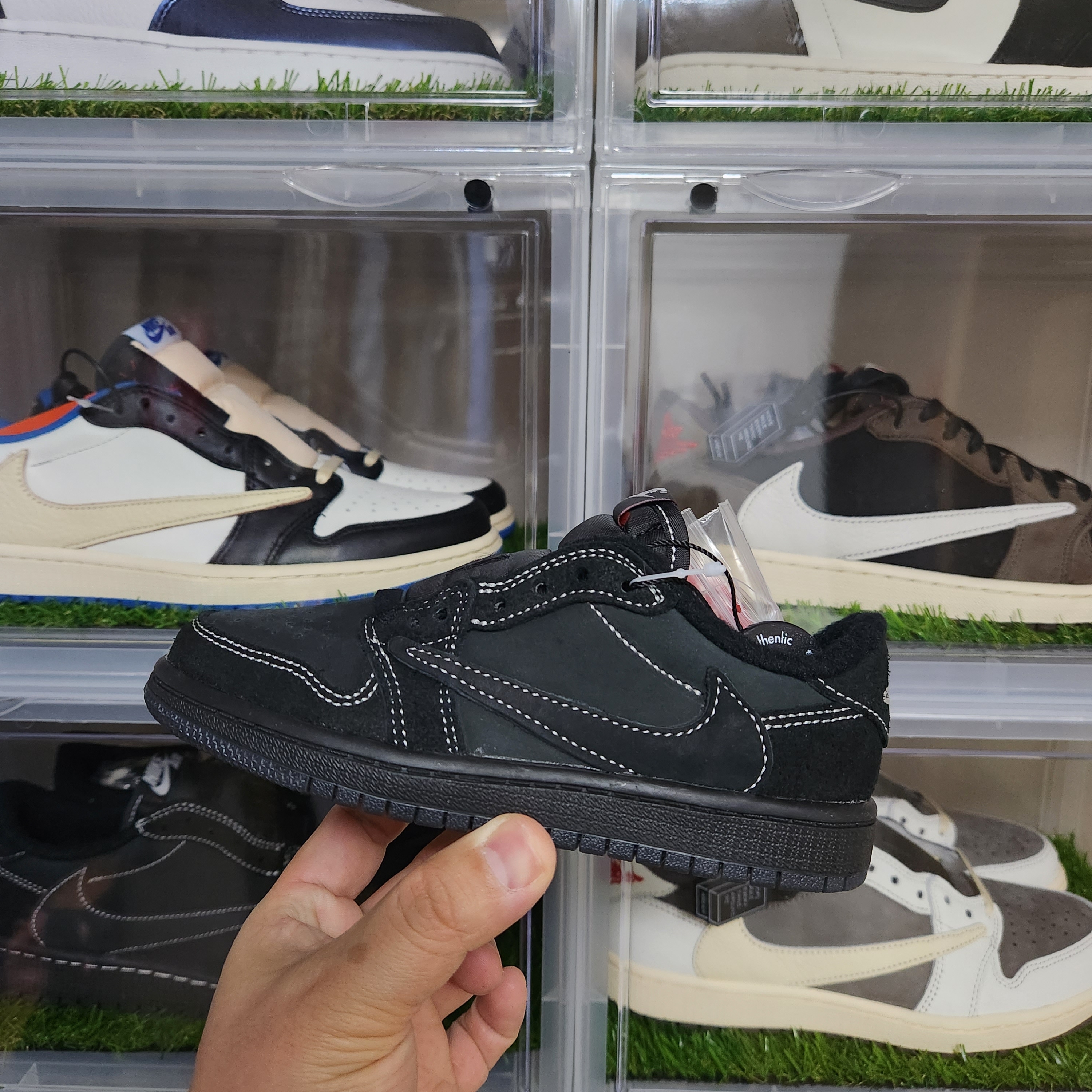 (PS) Jordan 1 x Travis Scott Retro Low OG SP Black Phantom 착용 스타일 - 1