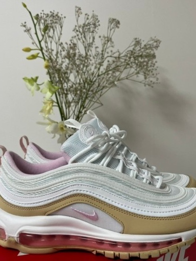 (GS) Nike Air Max 97 Summit White Sesame, Nike Air Max 97 Triple White Wolf Grey 착용 스타일 - 2