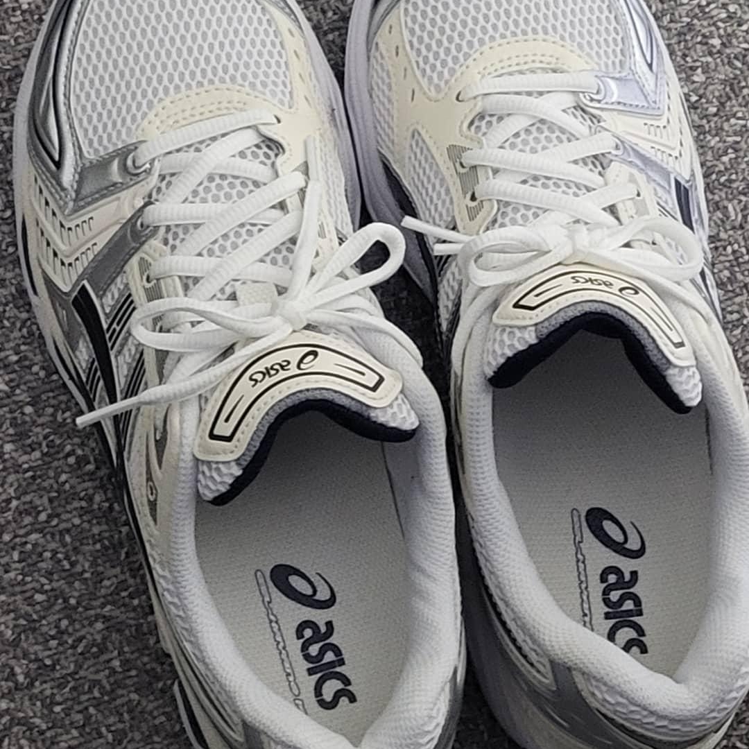 (W) Asics Gel-Kayano 14 White Midnight 착용 스타일