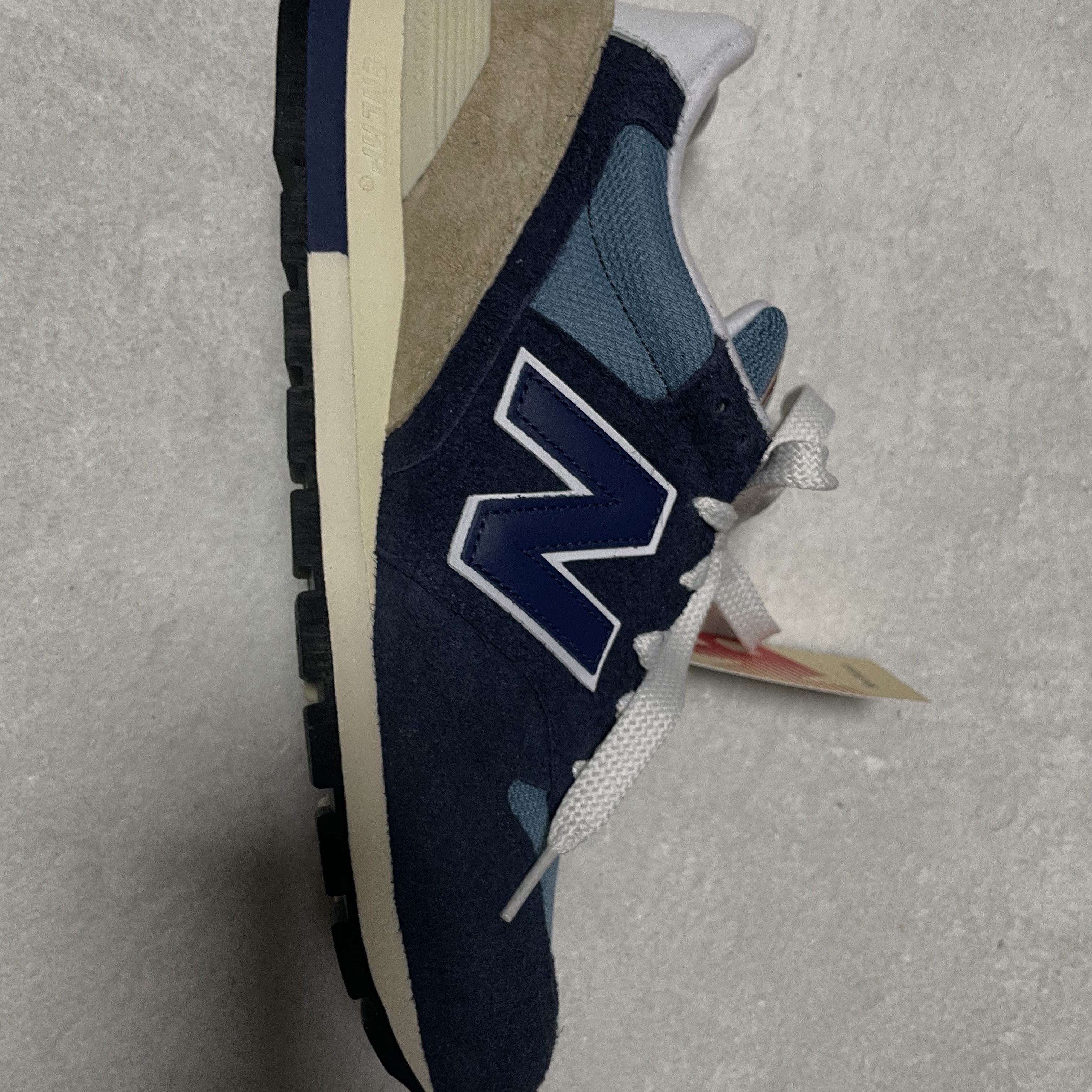 New Balance Made in USA 996 Navy 착용 스타일 - 4