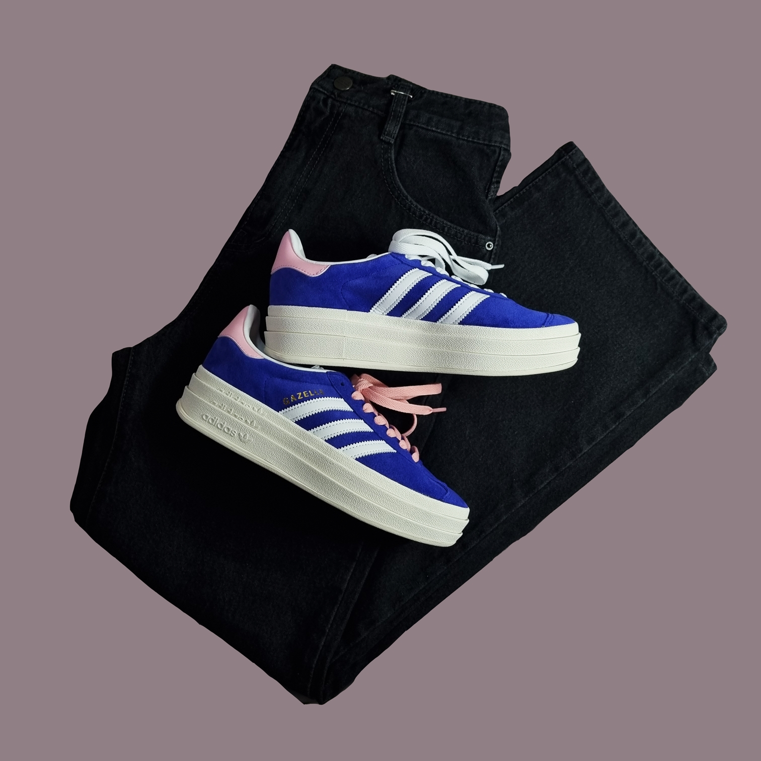 (W) Adidas Gazelle Bold Blue Pink 착용 스타일 - 1