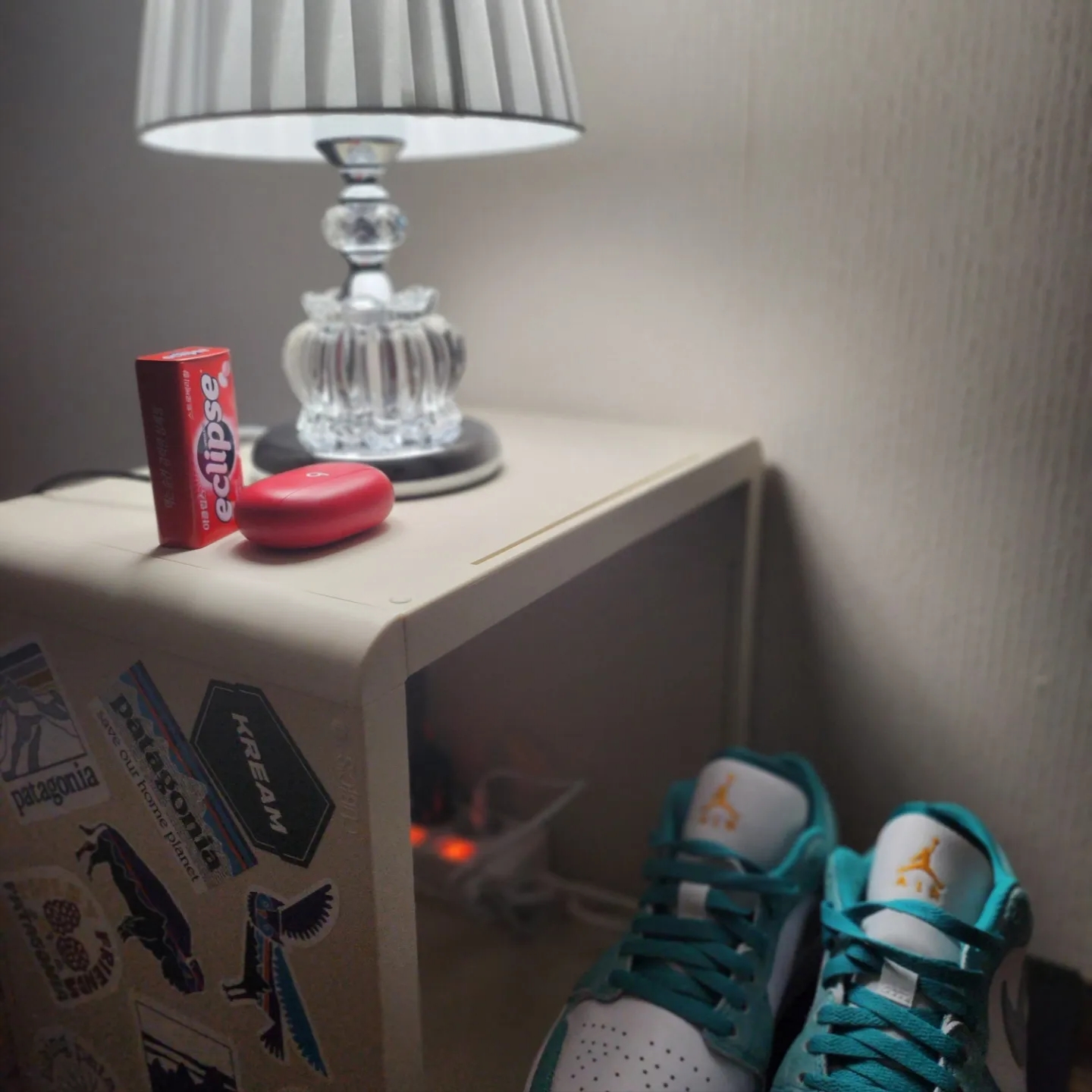 Jordan 1 Low SE New Emerald 착용 스타일 - 1