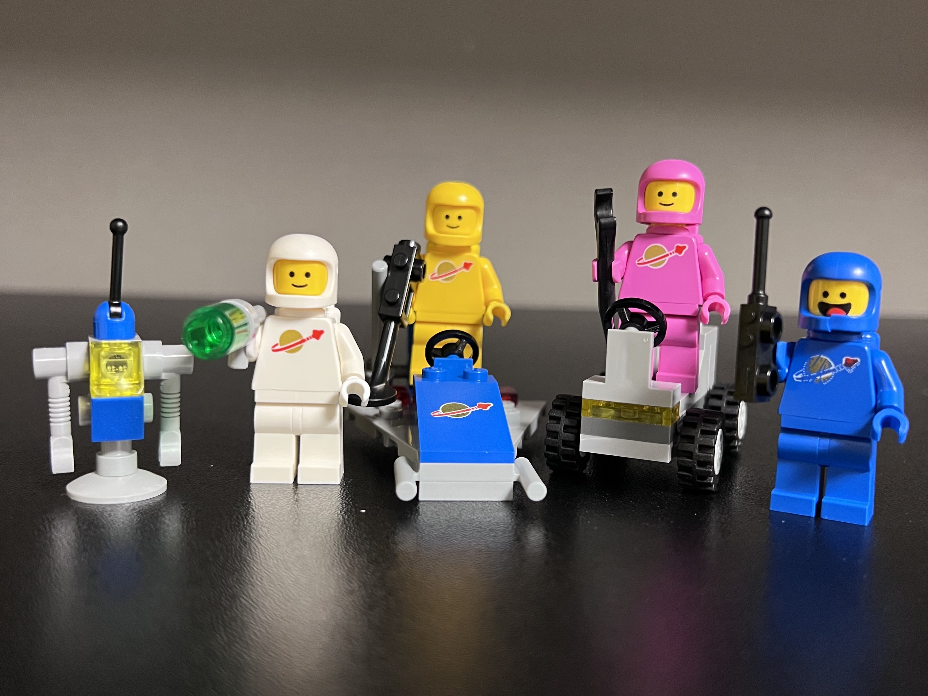 Lego Benny's Space Squad 착용 스타일 - 3