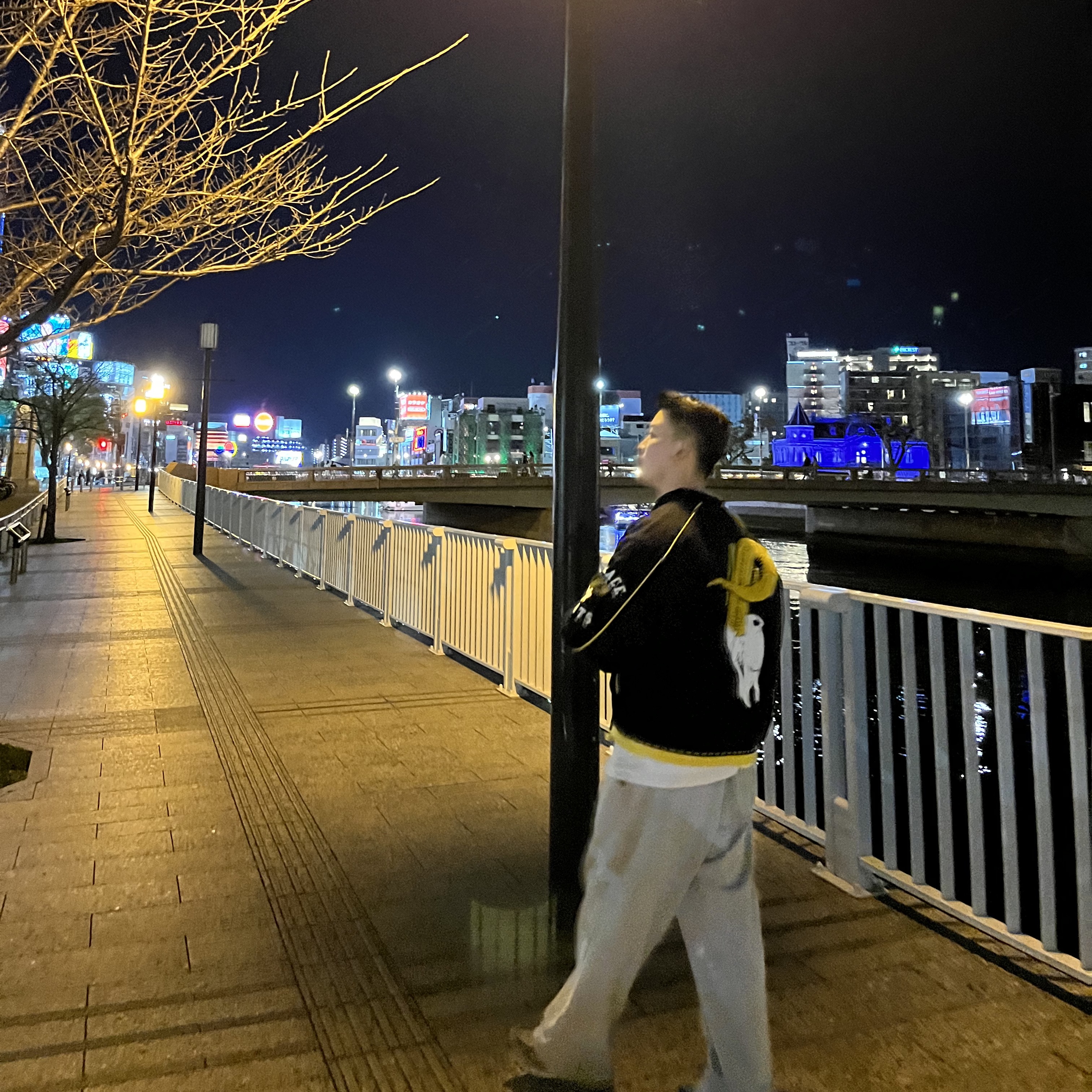 Palace Goats Varsity Jacket Black - 22SS, Supreme Field Side Bag Black - 23SS 착용 스타일 - 3