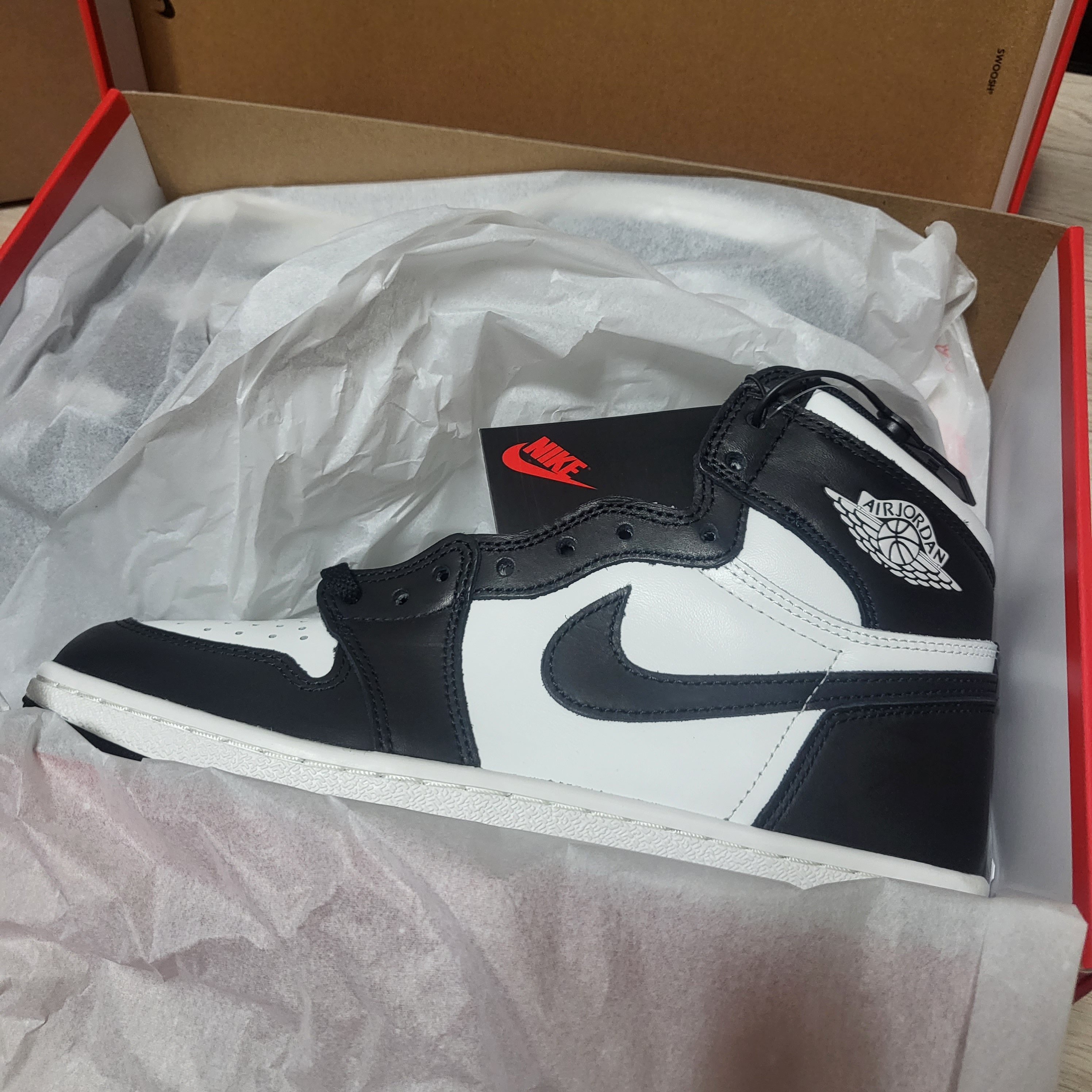 Jordan 1 High 85 Black White, Jordan 1 Retro High OG Chicago 2022 착용 스타일 - 3