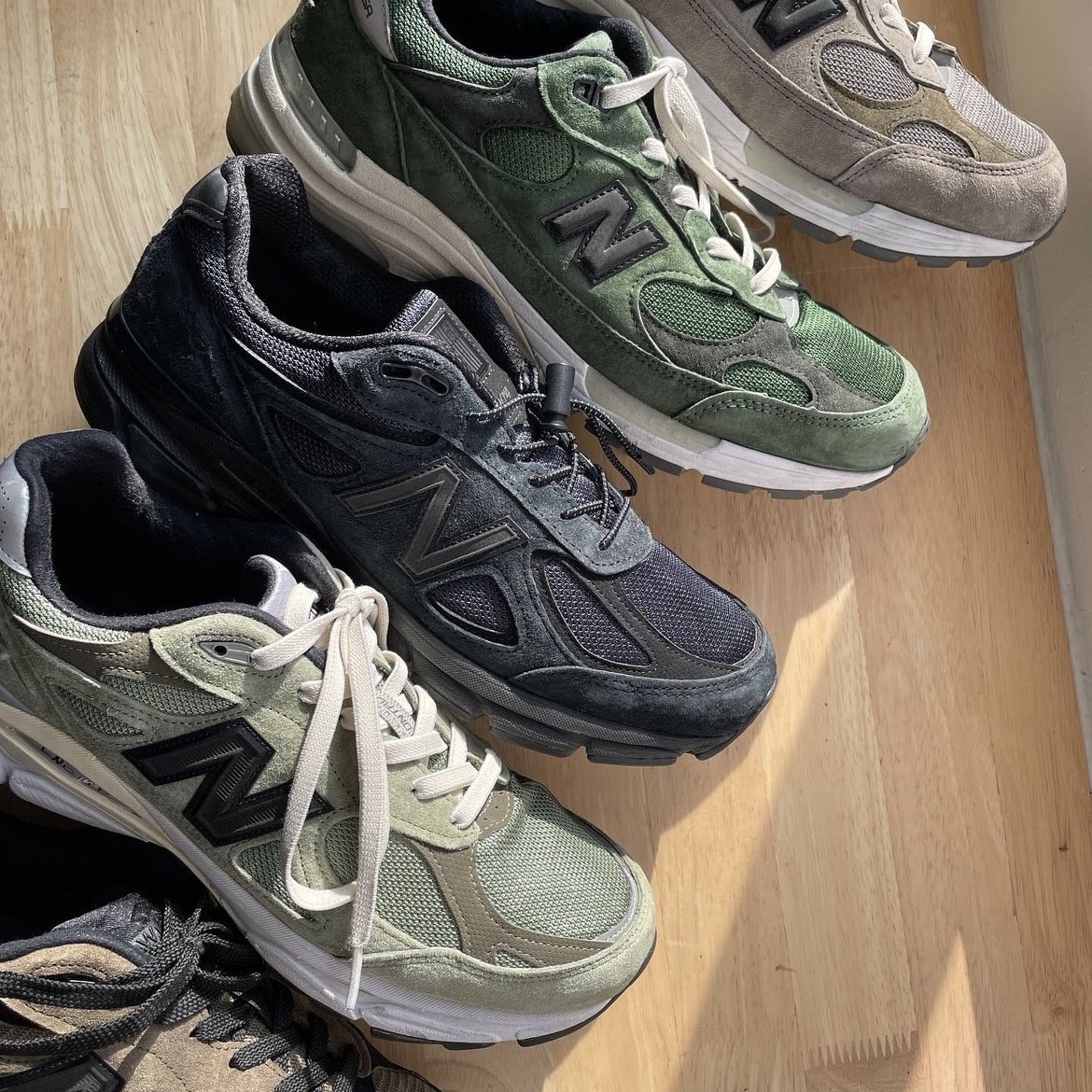 New Balance x JJJJound 990v3 Brown Black, New Balance x JJJJound 990v3 Olive 착용 스타일