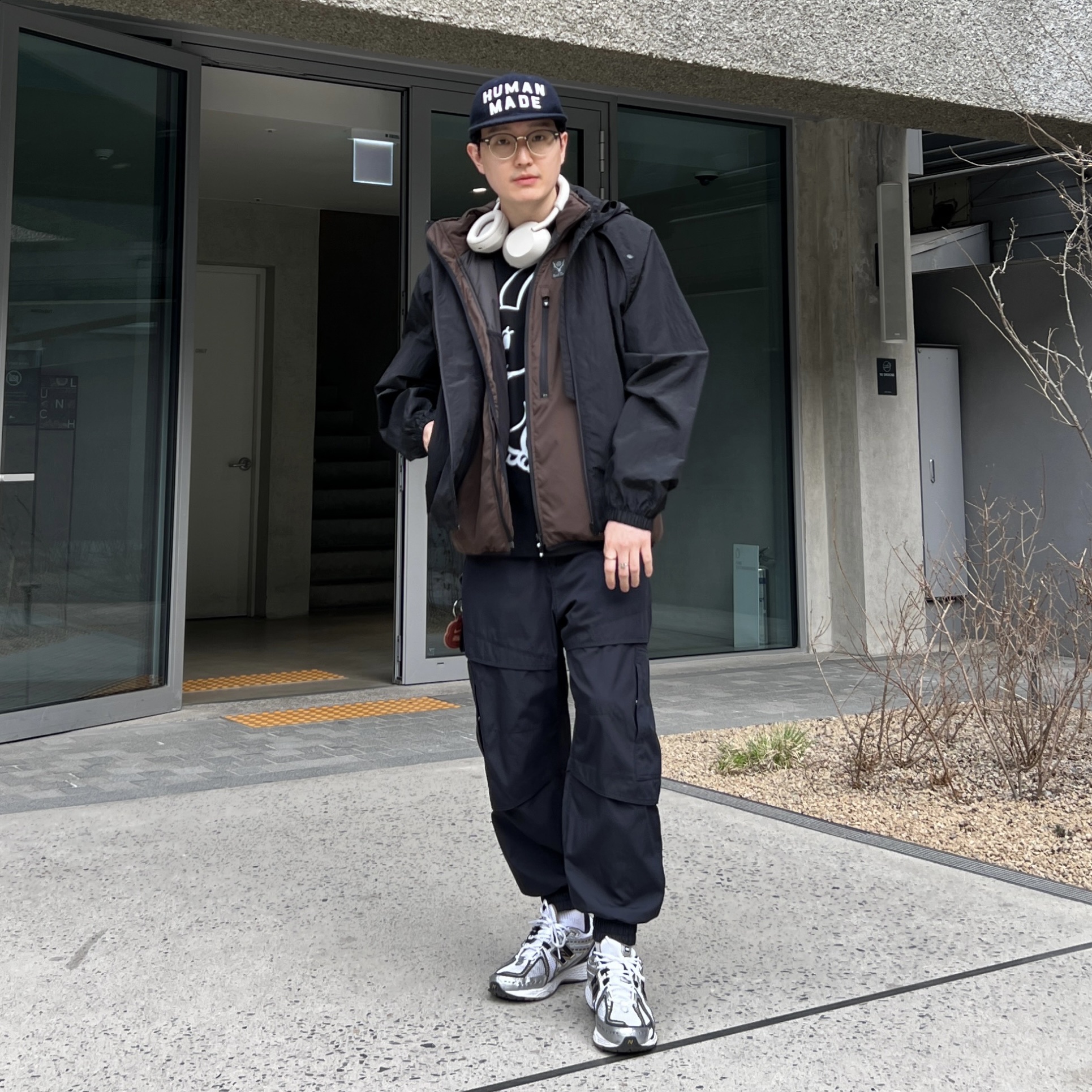 Open Yy Black Rabbit T-Shirt Black, New Balance 1906R White Gold 착용 스타일 - 3