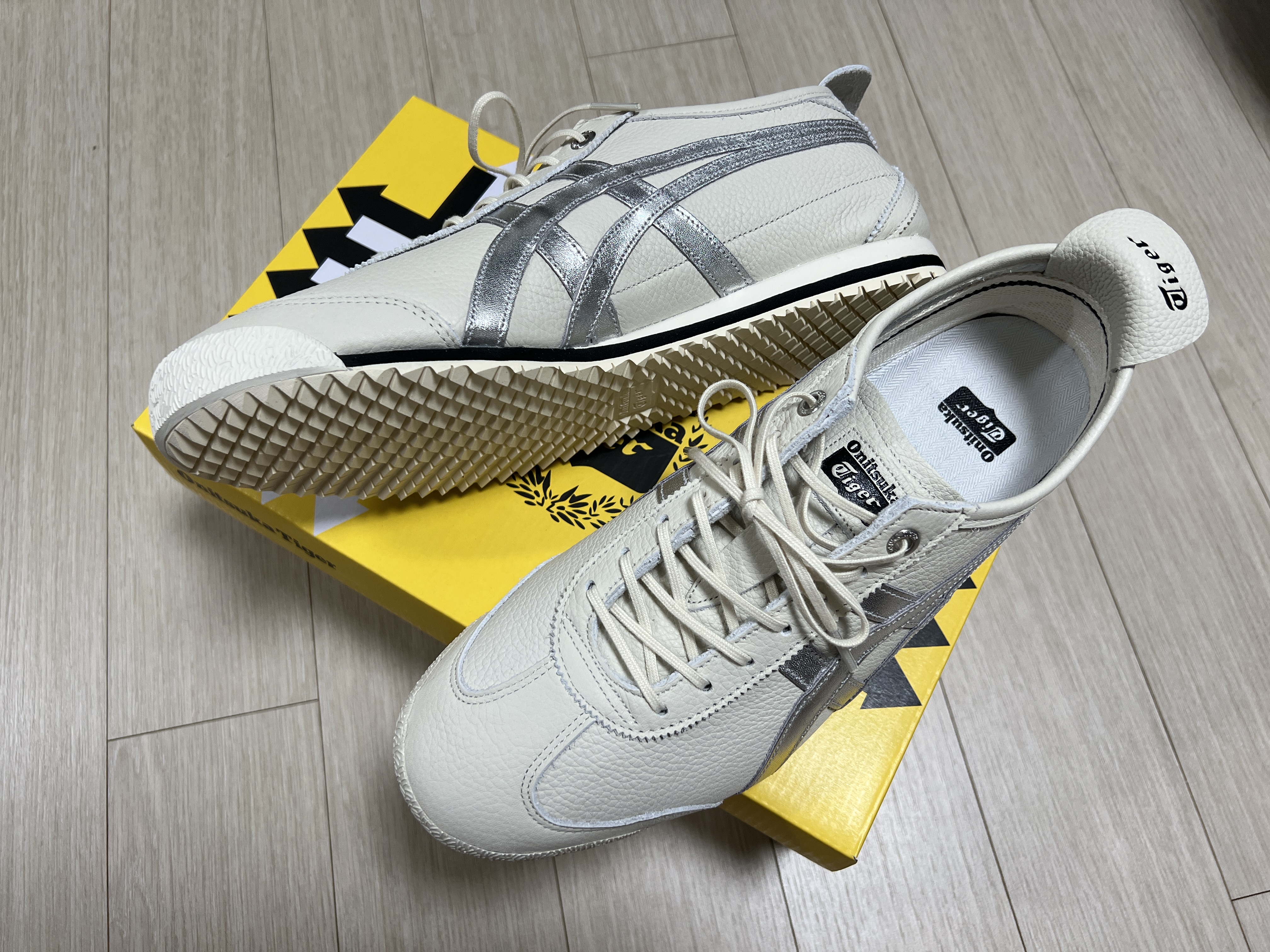 Onitsuka Tiger Mexico 66 SD Birch Silver 착용 스타일 - 3