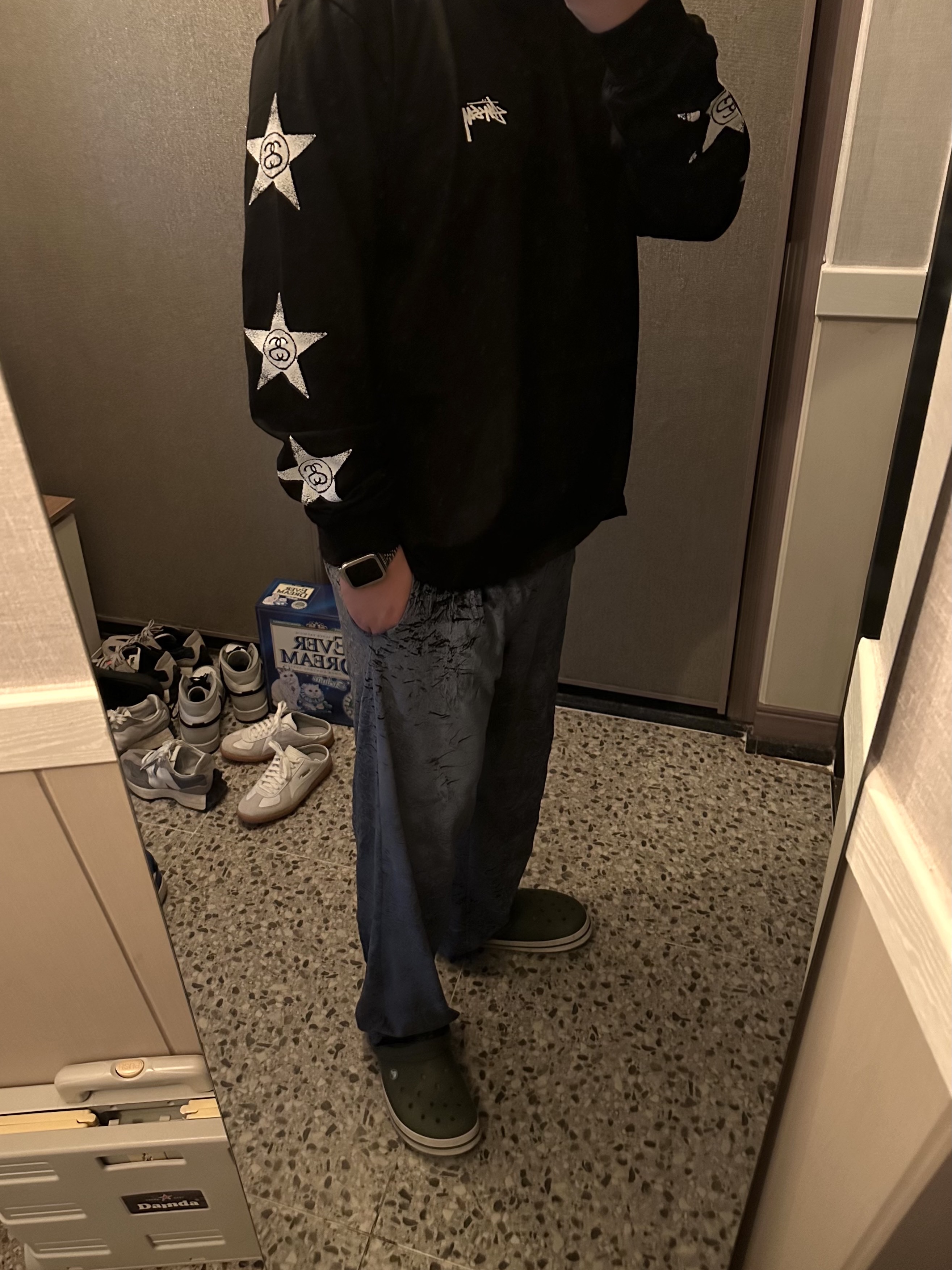Stussy Stars LS T-Shirt Black 착용 스타일