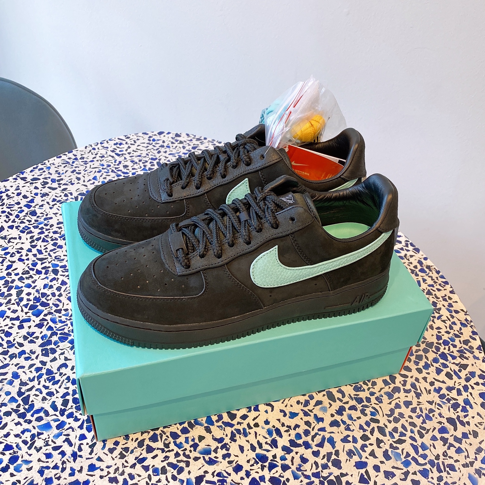 Nike x Tiffany & Co. Air Force 1 Low SP 1837 착용 스타일 - 4