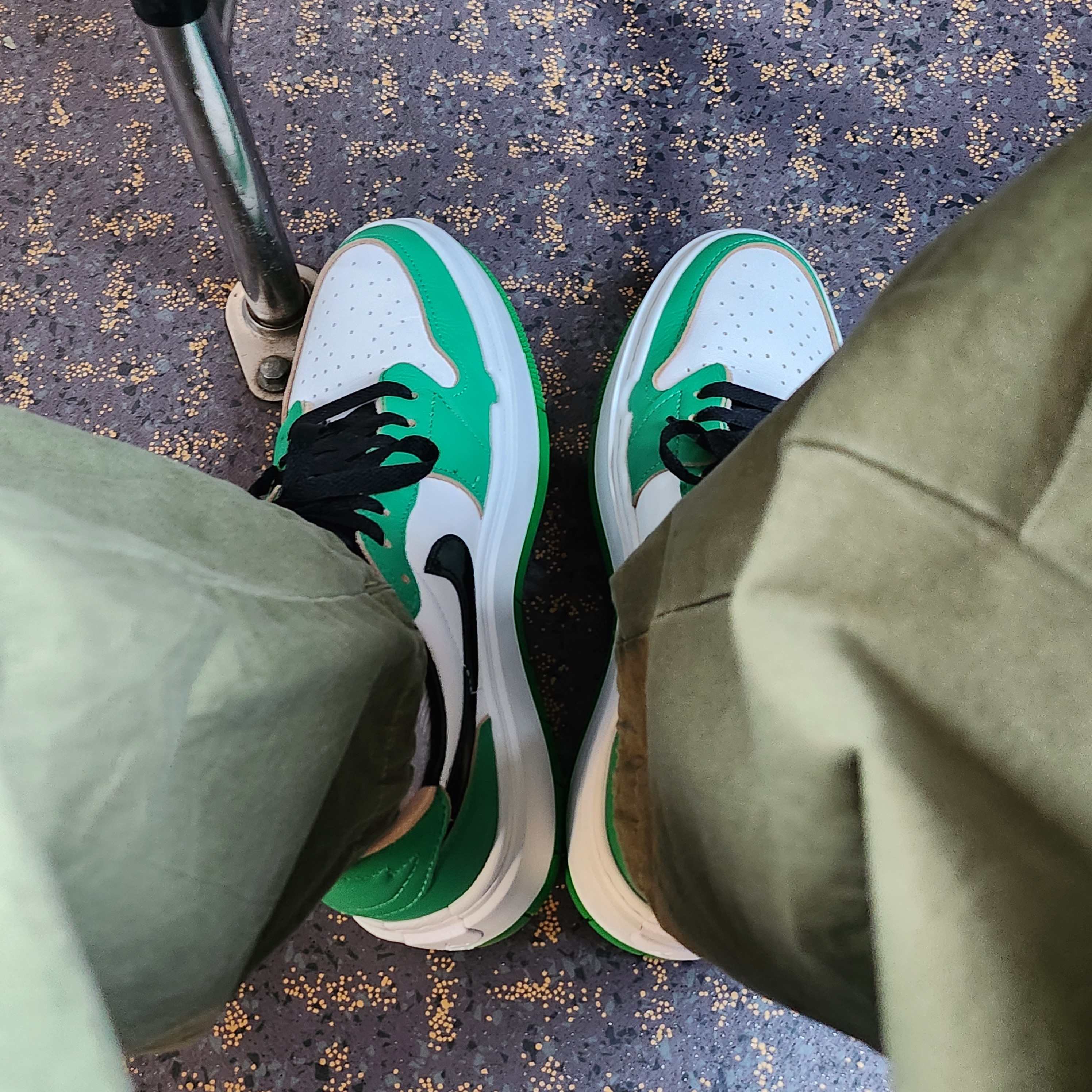 (W) Jordan 1 Elevate Low SE Lucky Green 착용 스타일 - 2