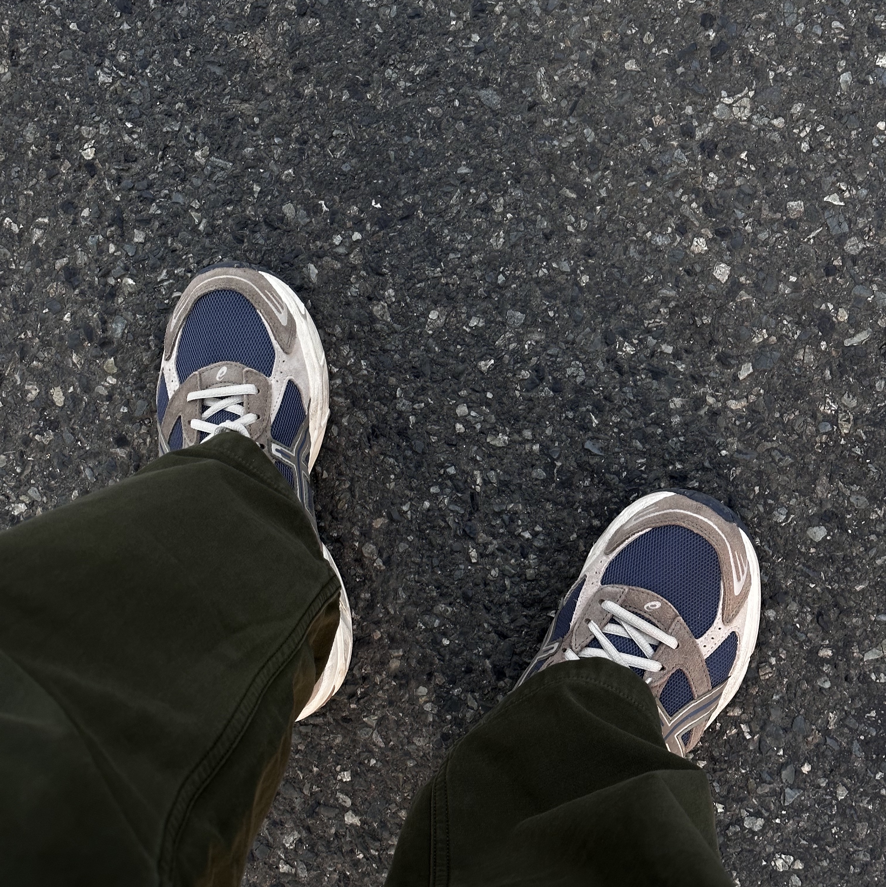Asics Gel-1130 Tarmac Mink 착용 스타일