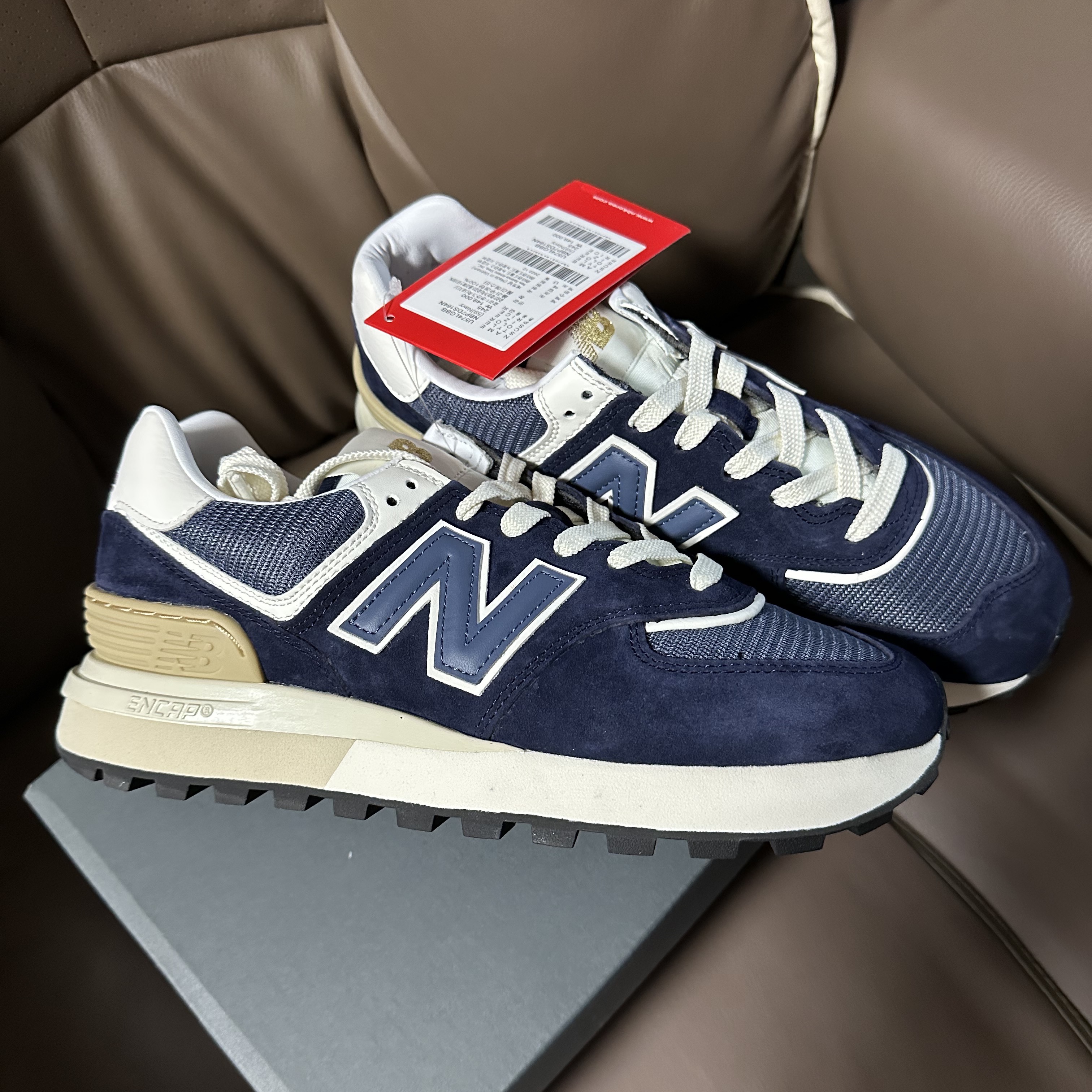 New Balance 574 Legacy Navy 착용 스타일 - 2
