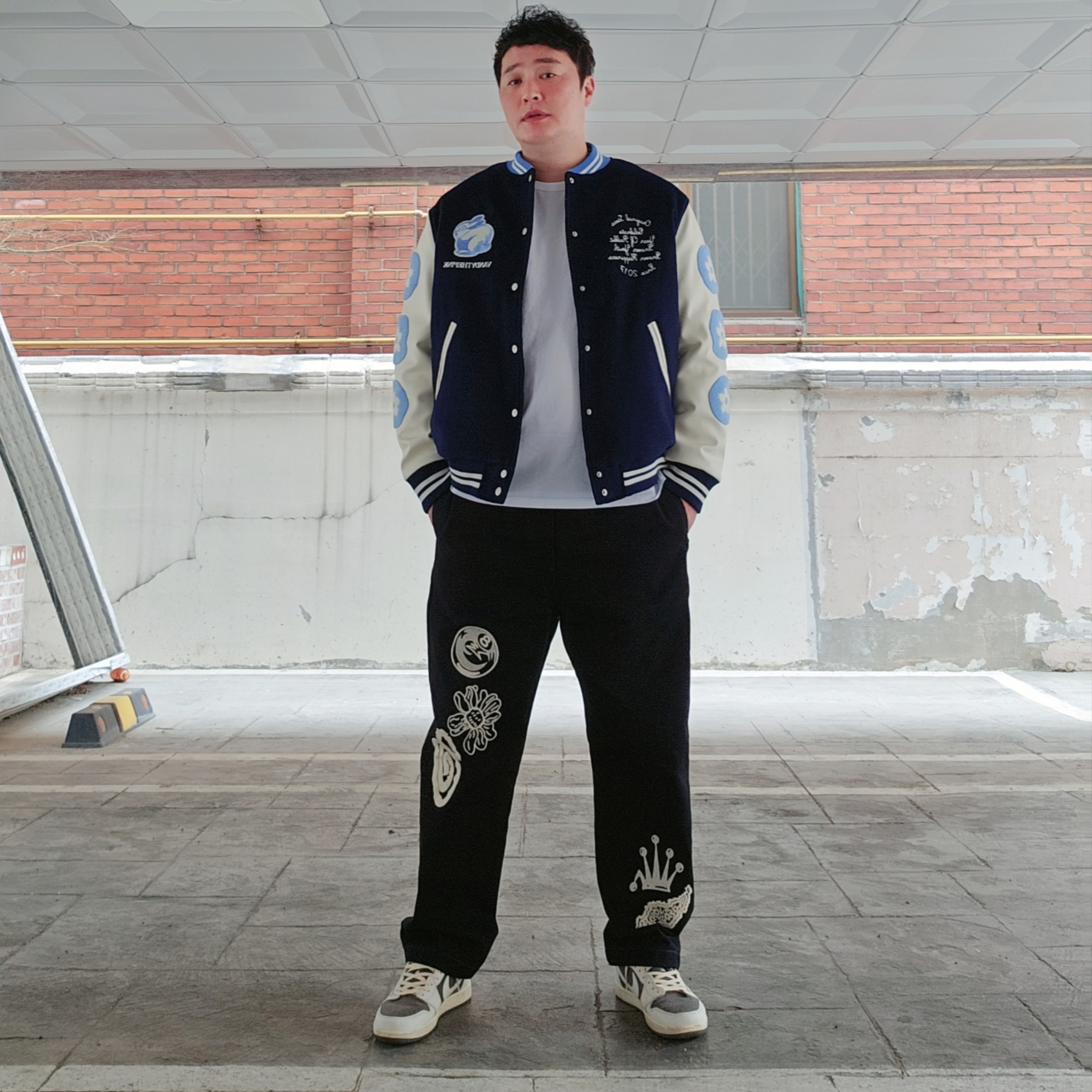 Vandy The Pink Rabbit Varsity Jacket, Stussy Noma Icon Beach Pants Washed Black 착용 스타일 - 2