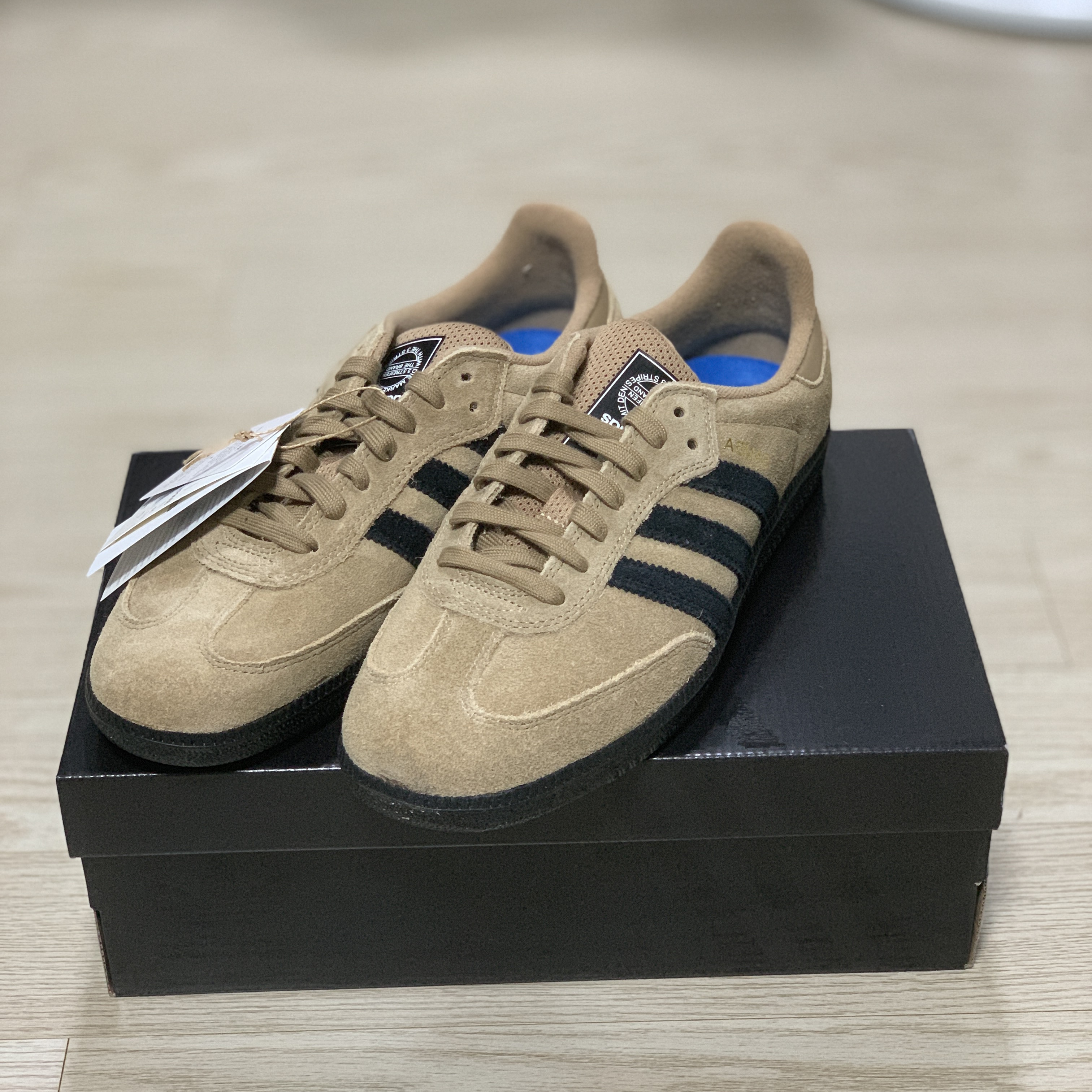 Adidas Samba ADV Cardboard 착용 스타일 - 2