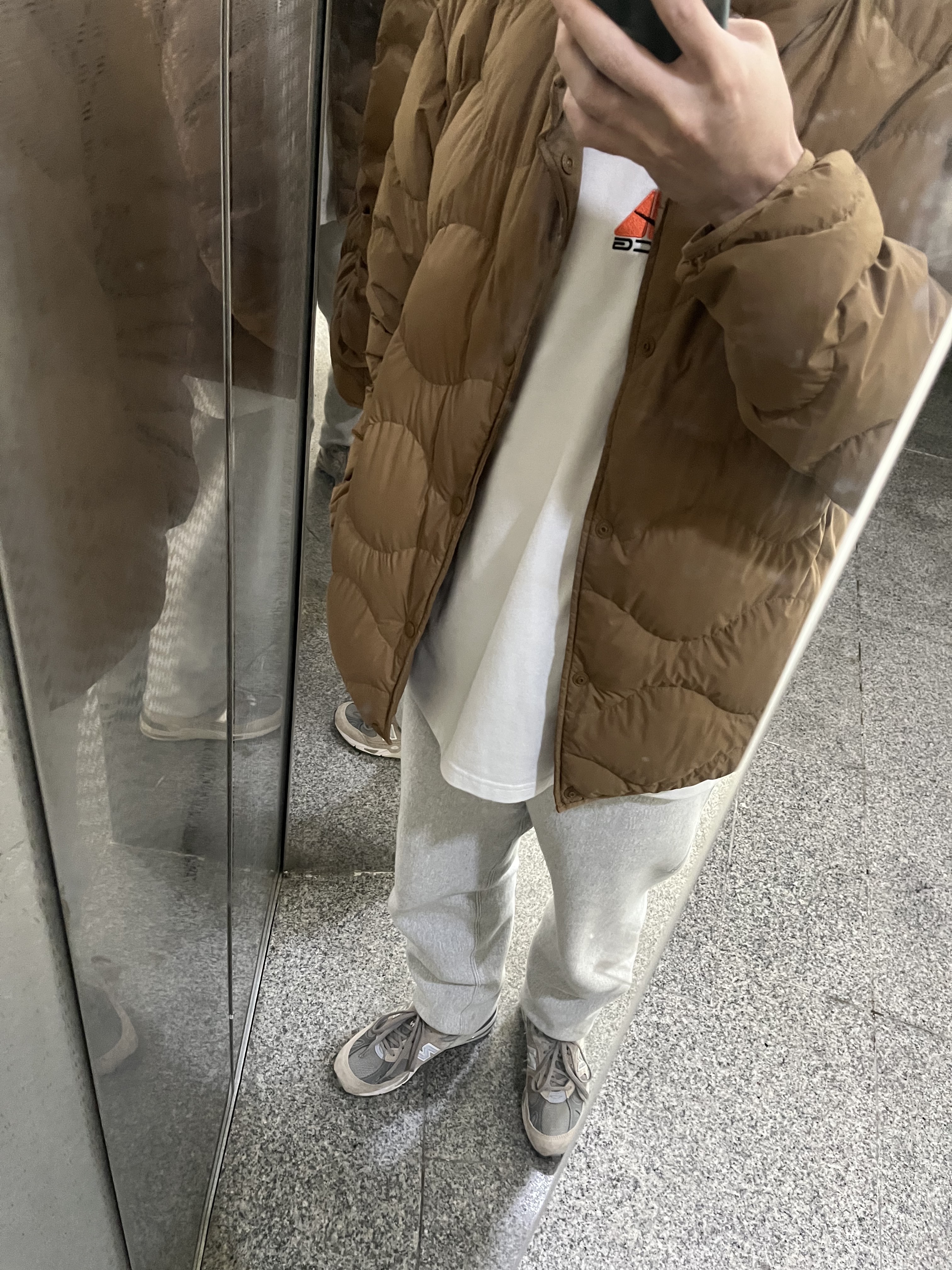 Nike ACG LBR Lungs T-Shirt Summit White - Asia, New Balance 991 Made in UK Grey 착용 스타일