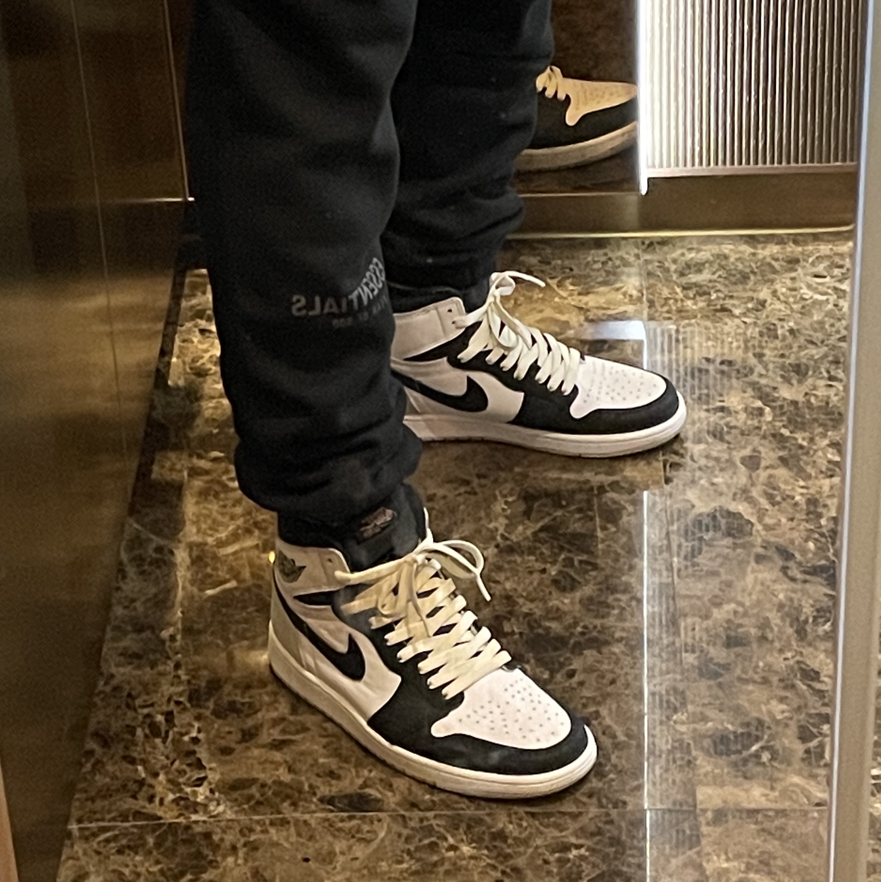 Jordan 1 Retro High OG Bleached Coral 착용 스타일