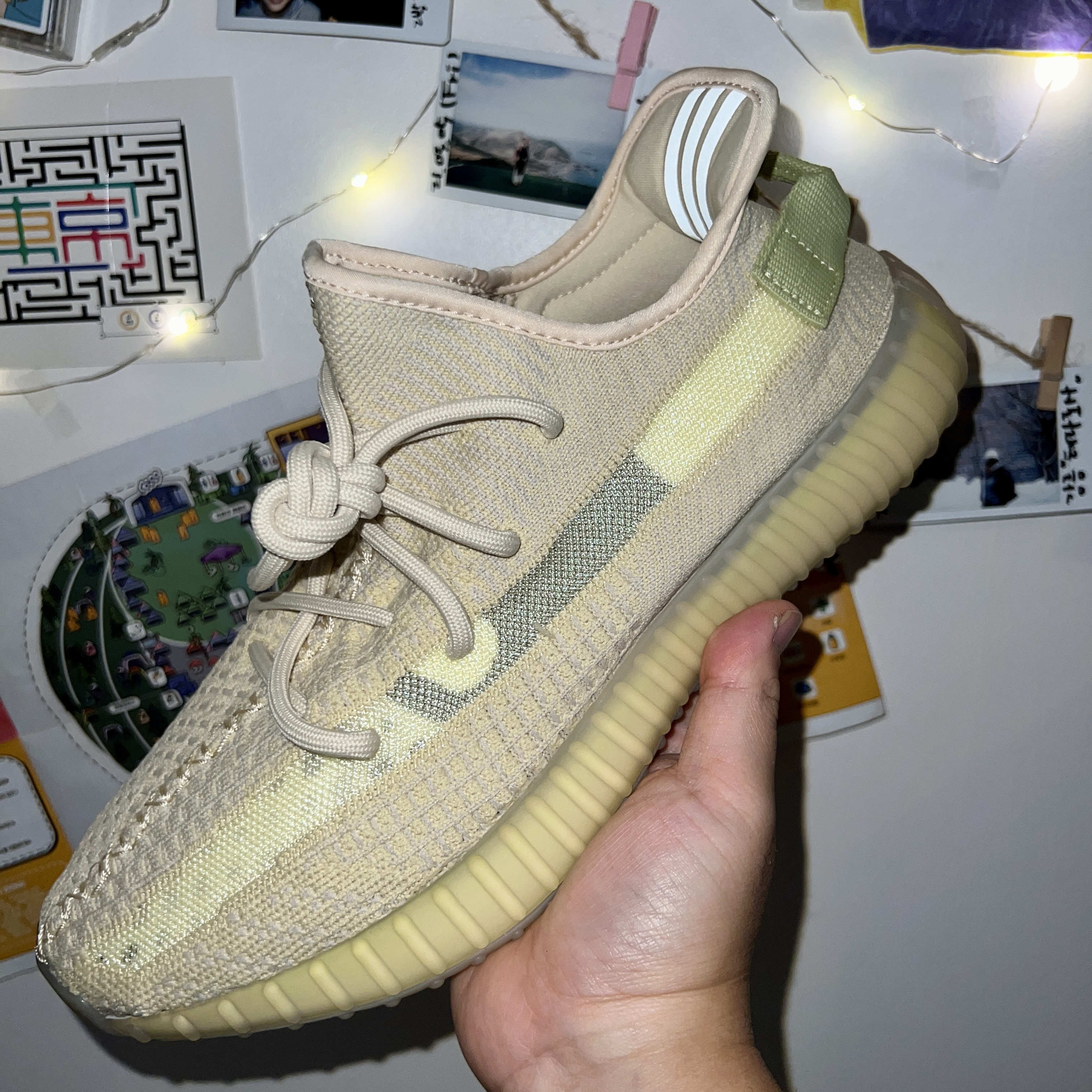 Adidas Yeezy Boost 350 V2 Flax 2022 착용 스타일 - 2